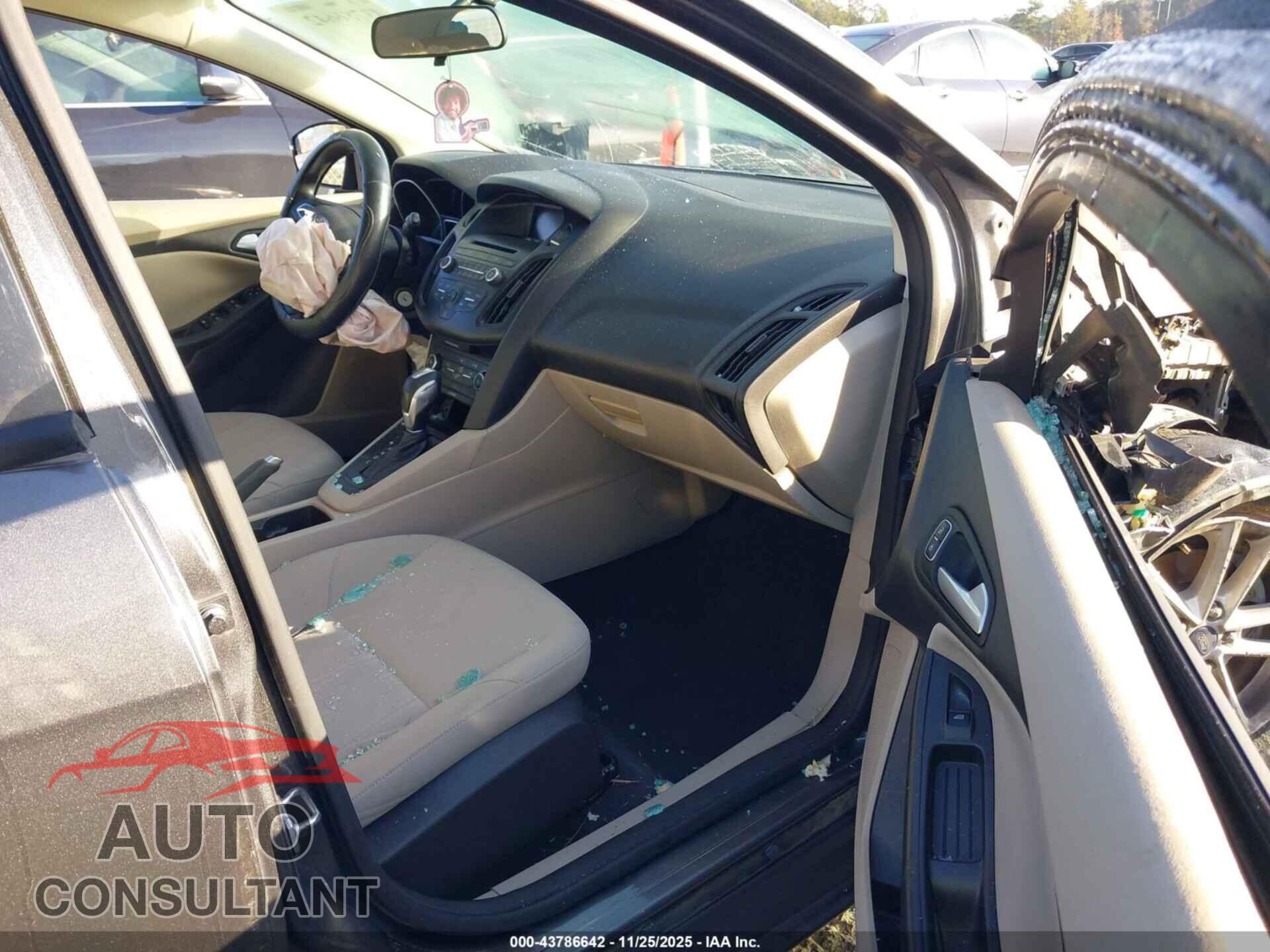 FORD FOCUS 2015 - 1FADP3K20FL208907