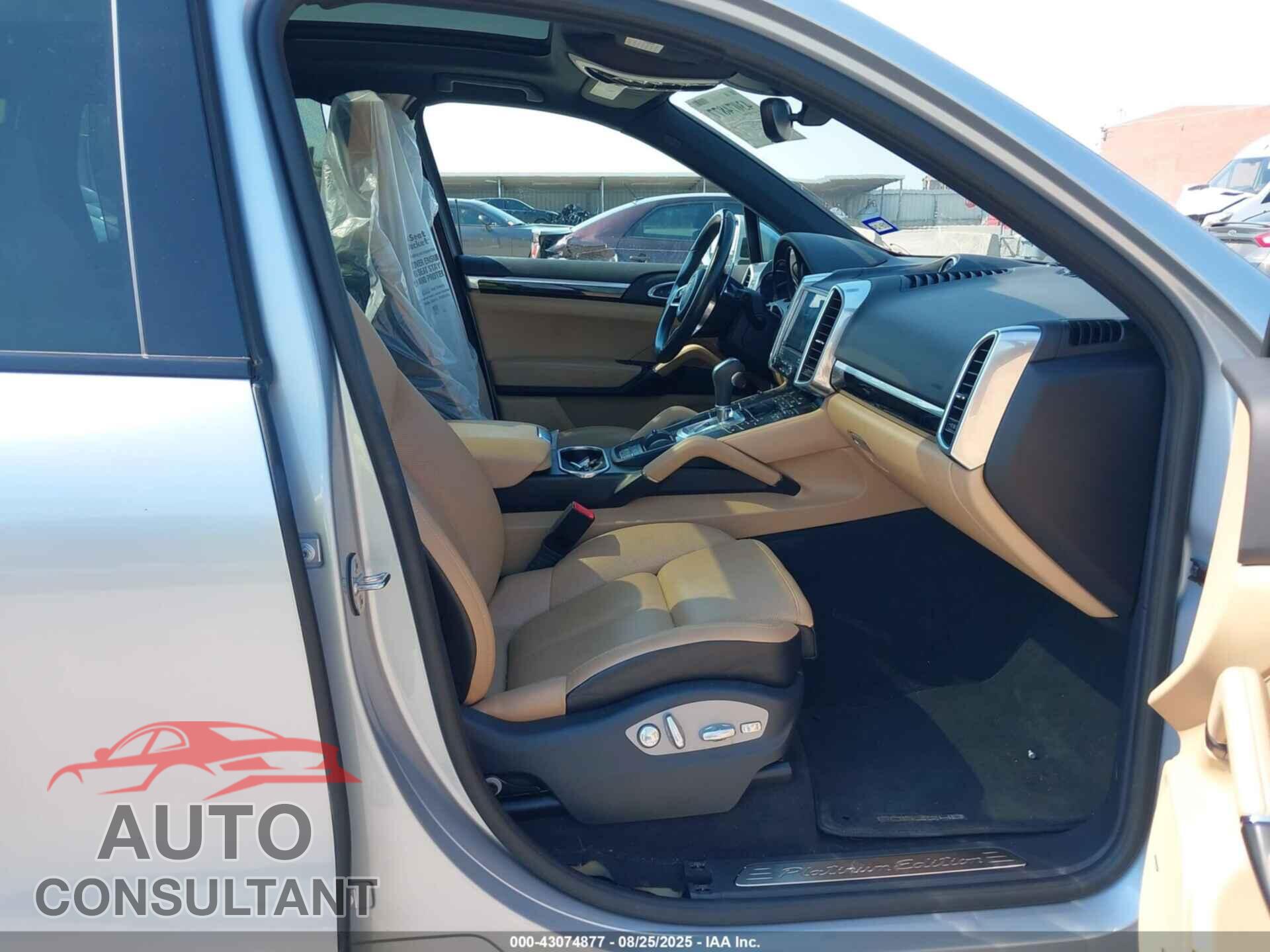 PORSCHE CAYENNE 2017 - WP1AA2A24HKA88014
