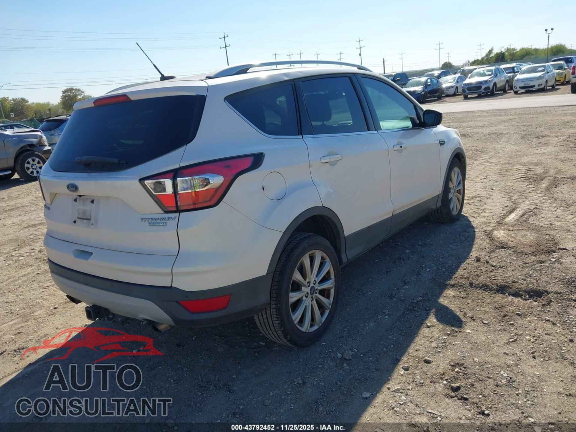 FORD ESCAPE 2017 - 1FMCU0JD4HUB60000