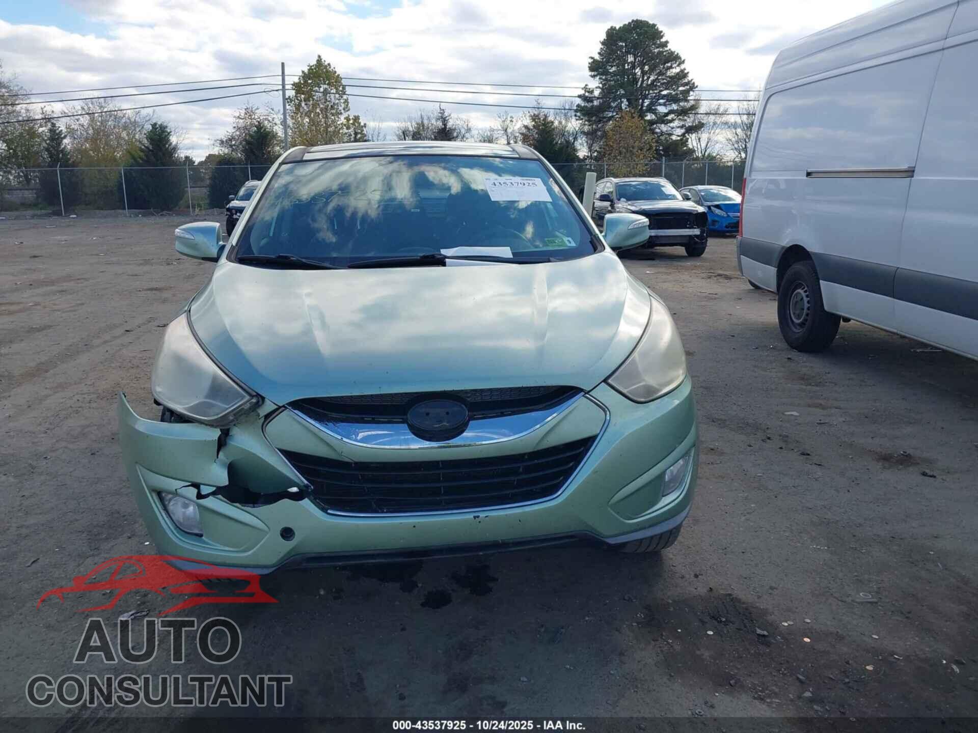 HYUNDAI TUCSON 2011 - KM8JUCAC1BU203473