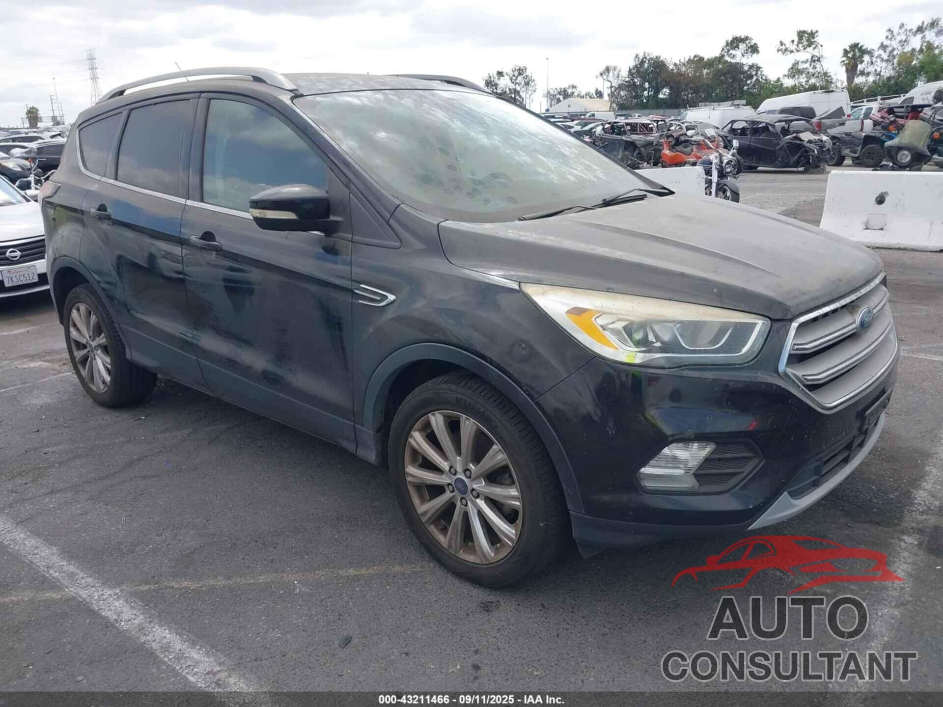 FORD ESCAPE 2017 - 1FMCU0J97HUB04015