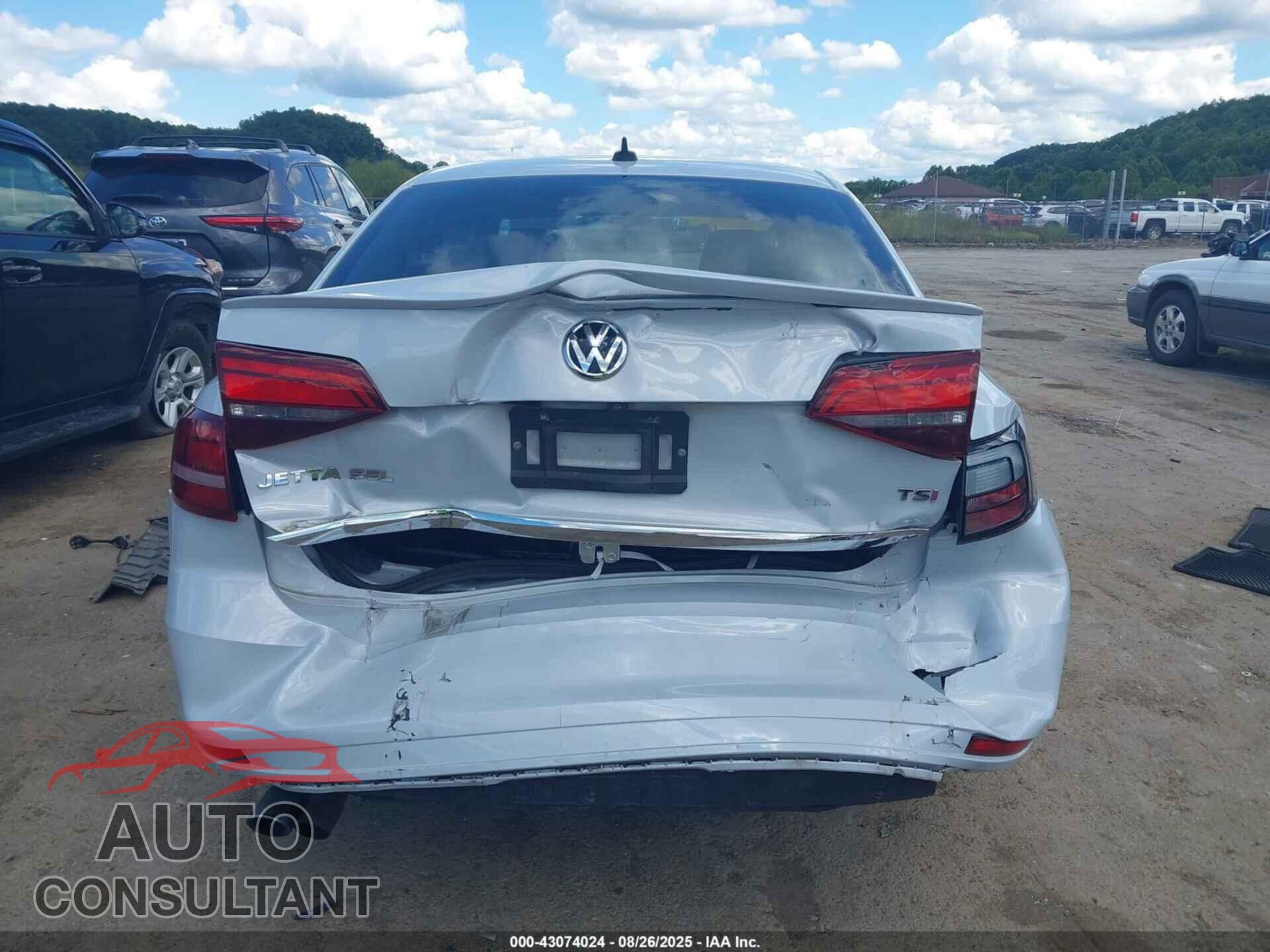 VOLKSWAGEN JETTA 2017 - 3VWL17AJ2HM338922