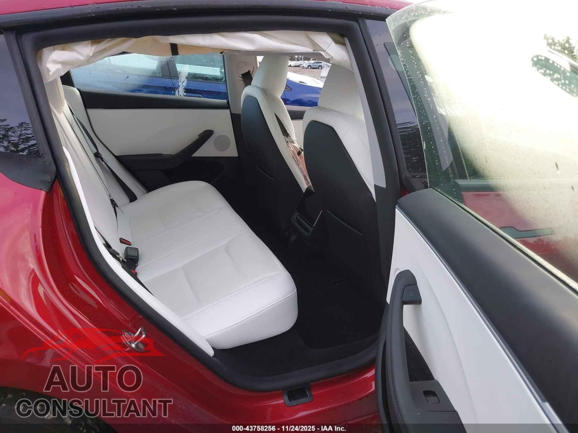 TESLA MODEL 3 2024 - 5YJ3E1EA9RF801868