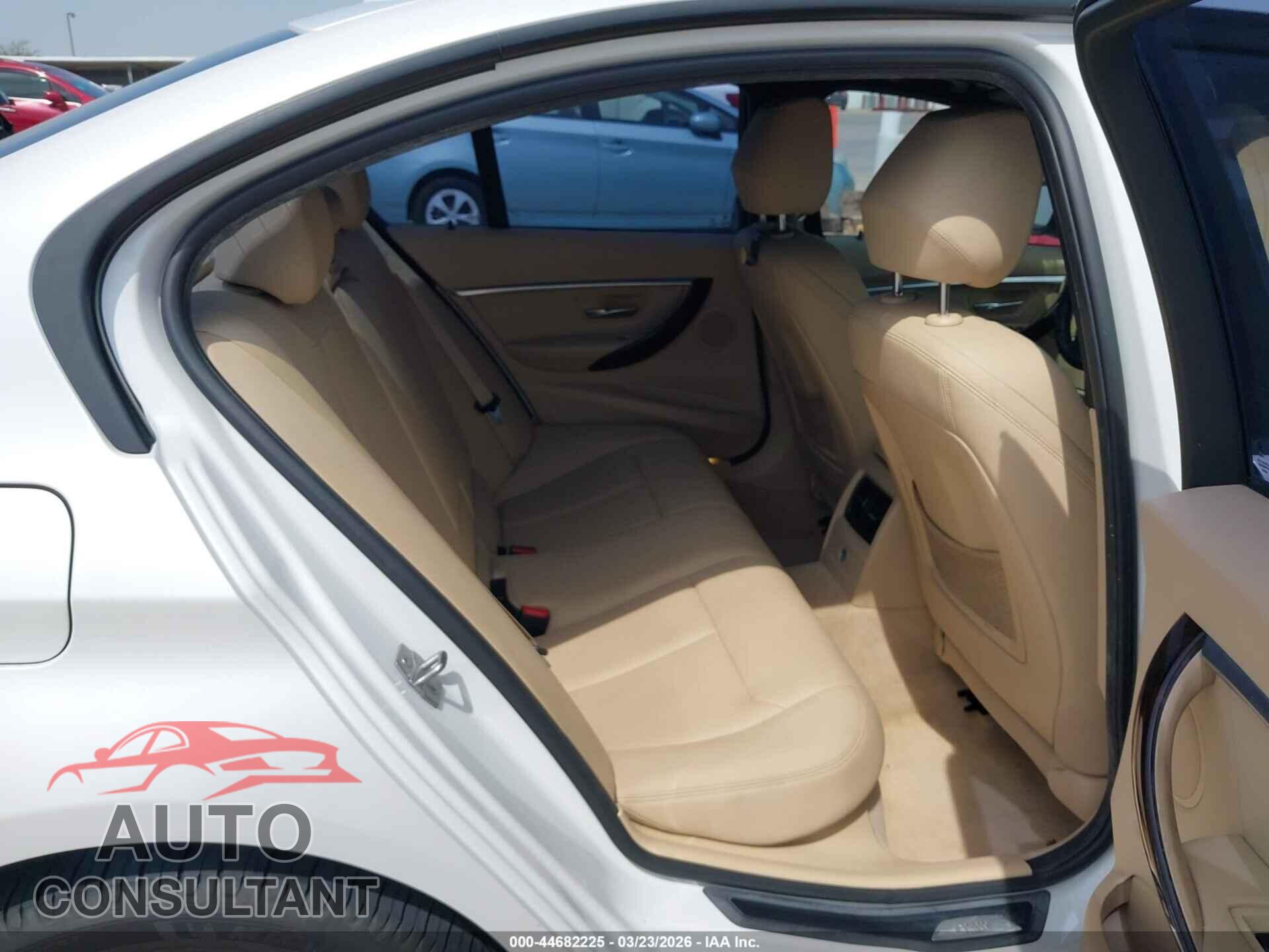 BMW 328I 2016 - WBA8E9G56GNU28563