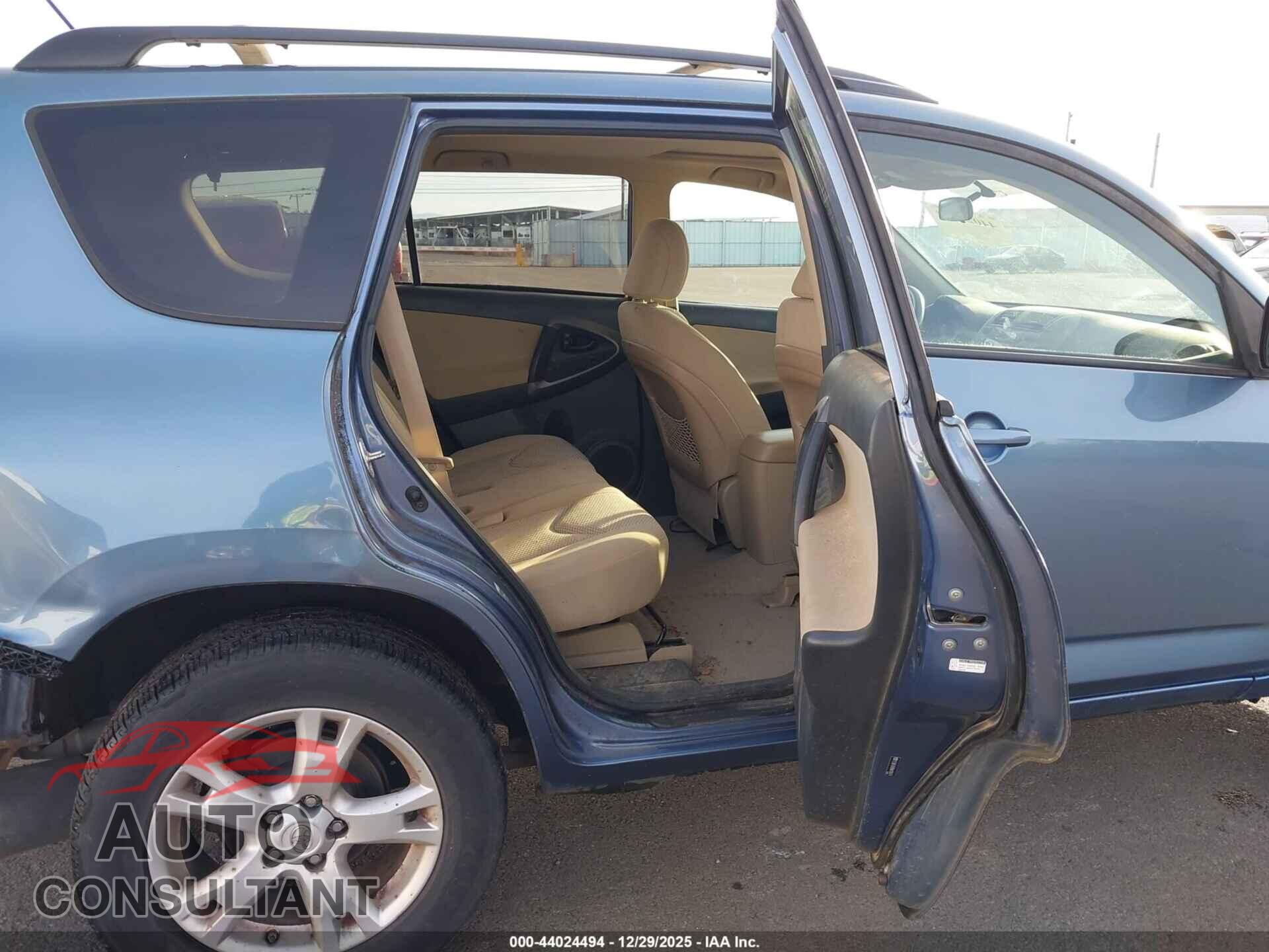 TOYOTA RAV4 2011 - 2T3BF4DV8BW110474