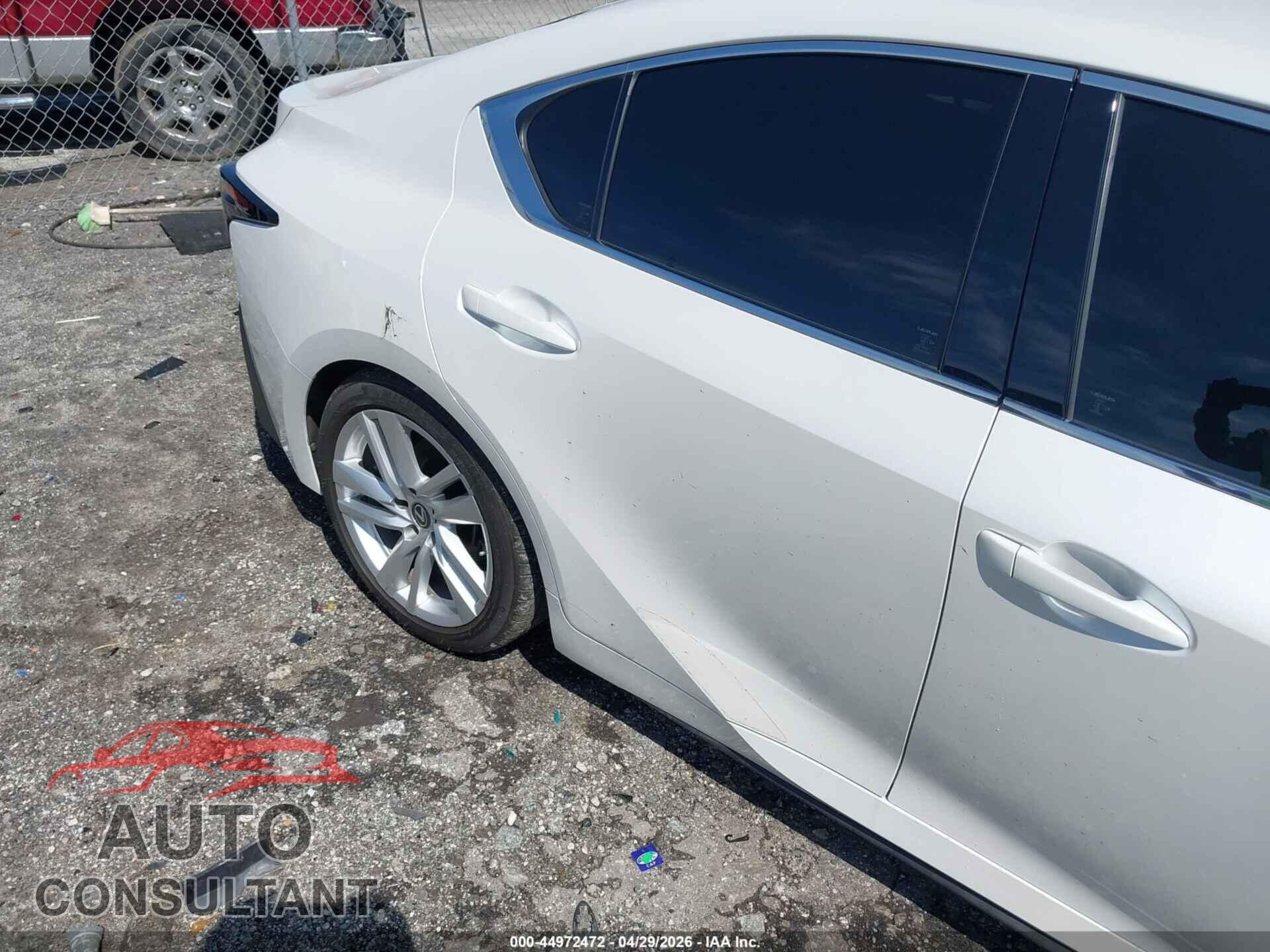 LEXUS IS 300 2021 - JTHAA1D2XM5116431
