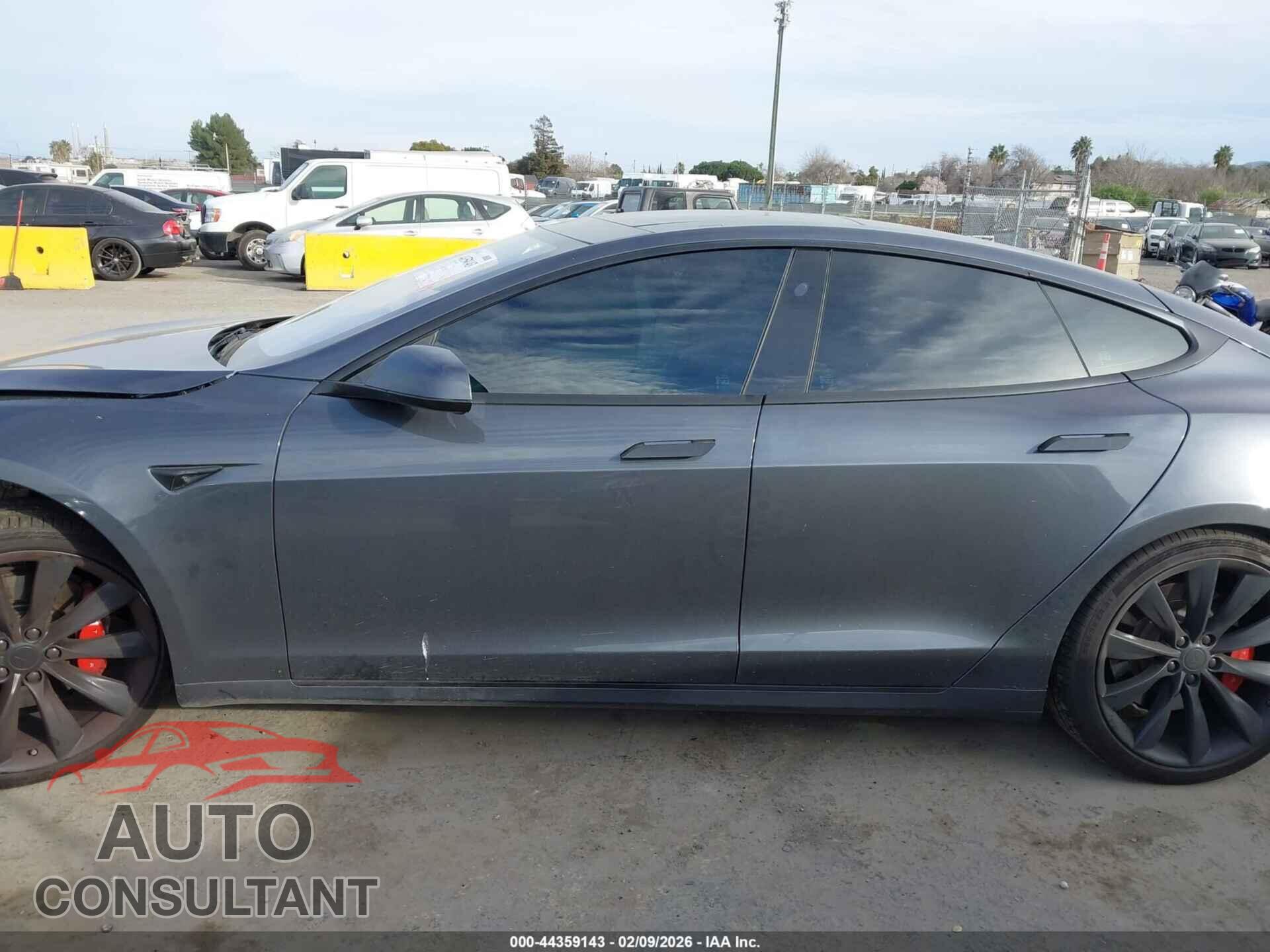 TESLA MODEL S 2018 - 5YJSA1E26JF275980
