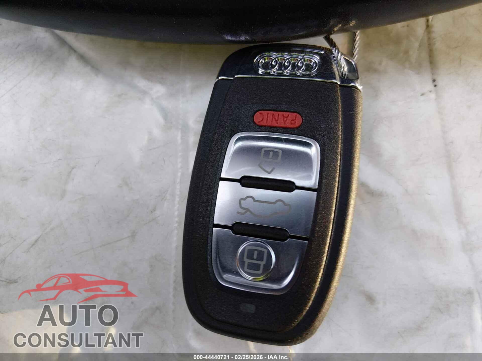 AUDI Q5 2012 - WA1LFAFP2CA042782