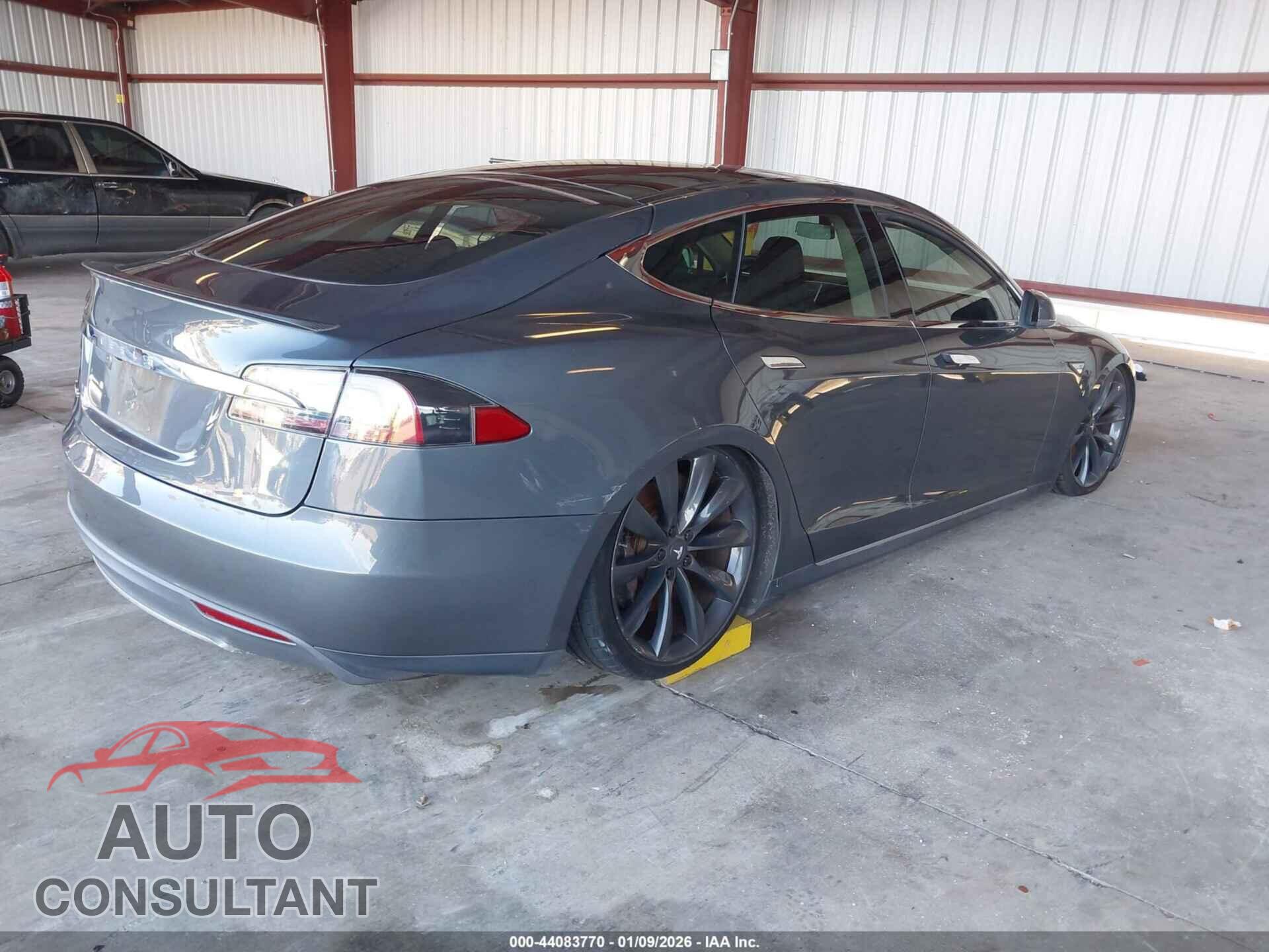 TESLA MODEL S 2012 - 5YJSA1DP8CFP01510