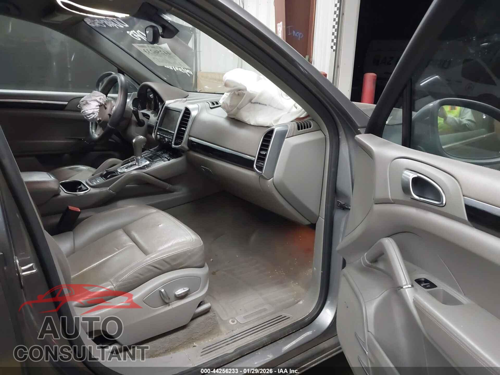 PORSCHE CAYENNE 2011 - WP1AA2A2XBLA05123