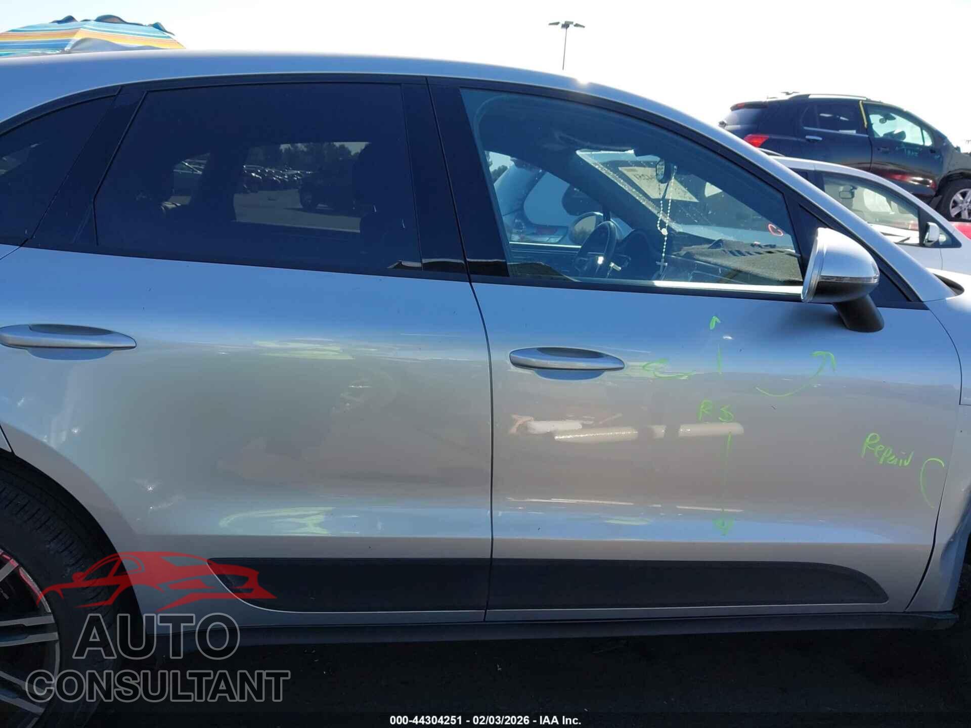 PORSCHE MACAN 2017 - WP1AA2A51HLB04223