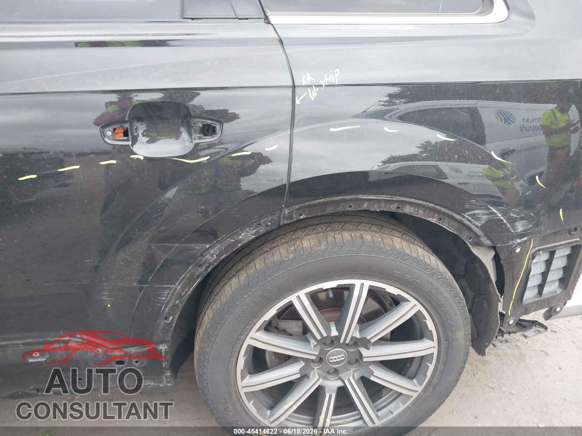 AUDI Q7 2019 - WA1LHAF74KD037638