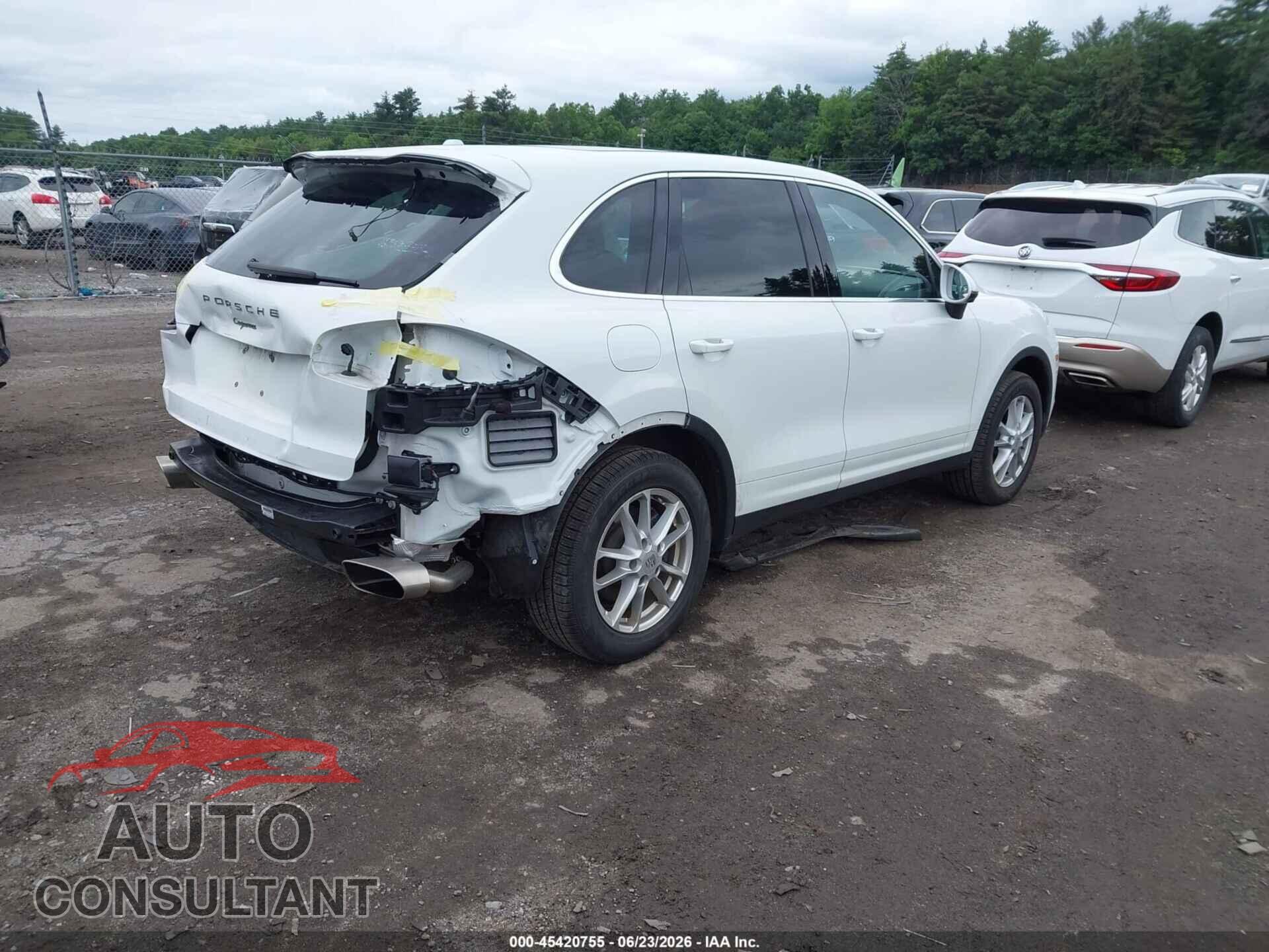 PORSCHE CAYENNE 2017 - WP1AA2A21HKA82879