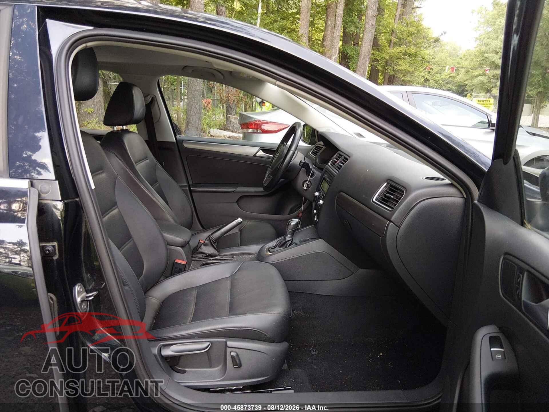 VOLKSWAGEN JETTA 2013 - 3VWLL7AJ5DM415514