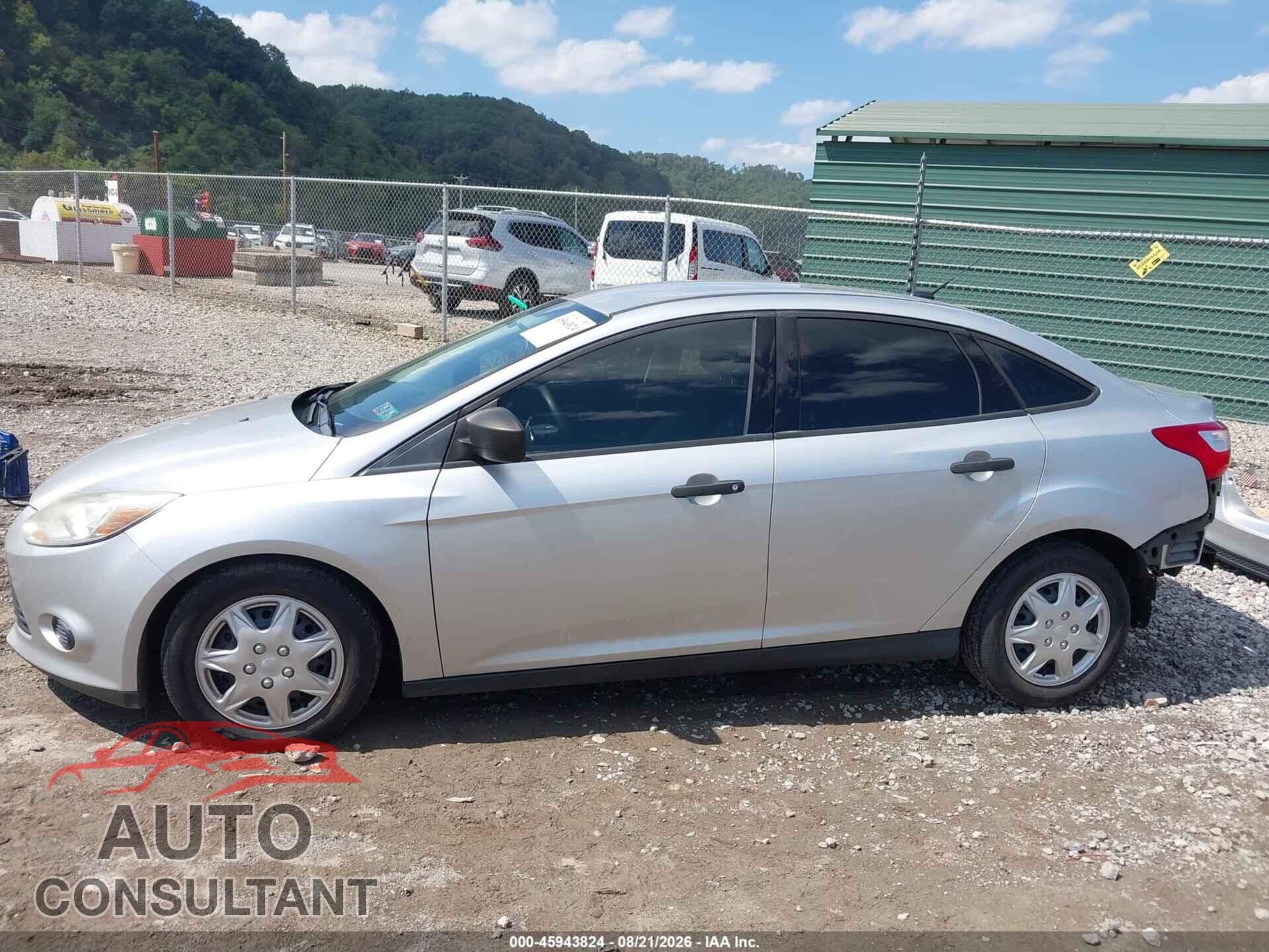 FORD FOCUS 2014 - 1FADP3E26EL257569