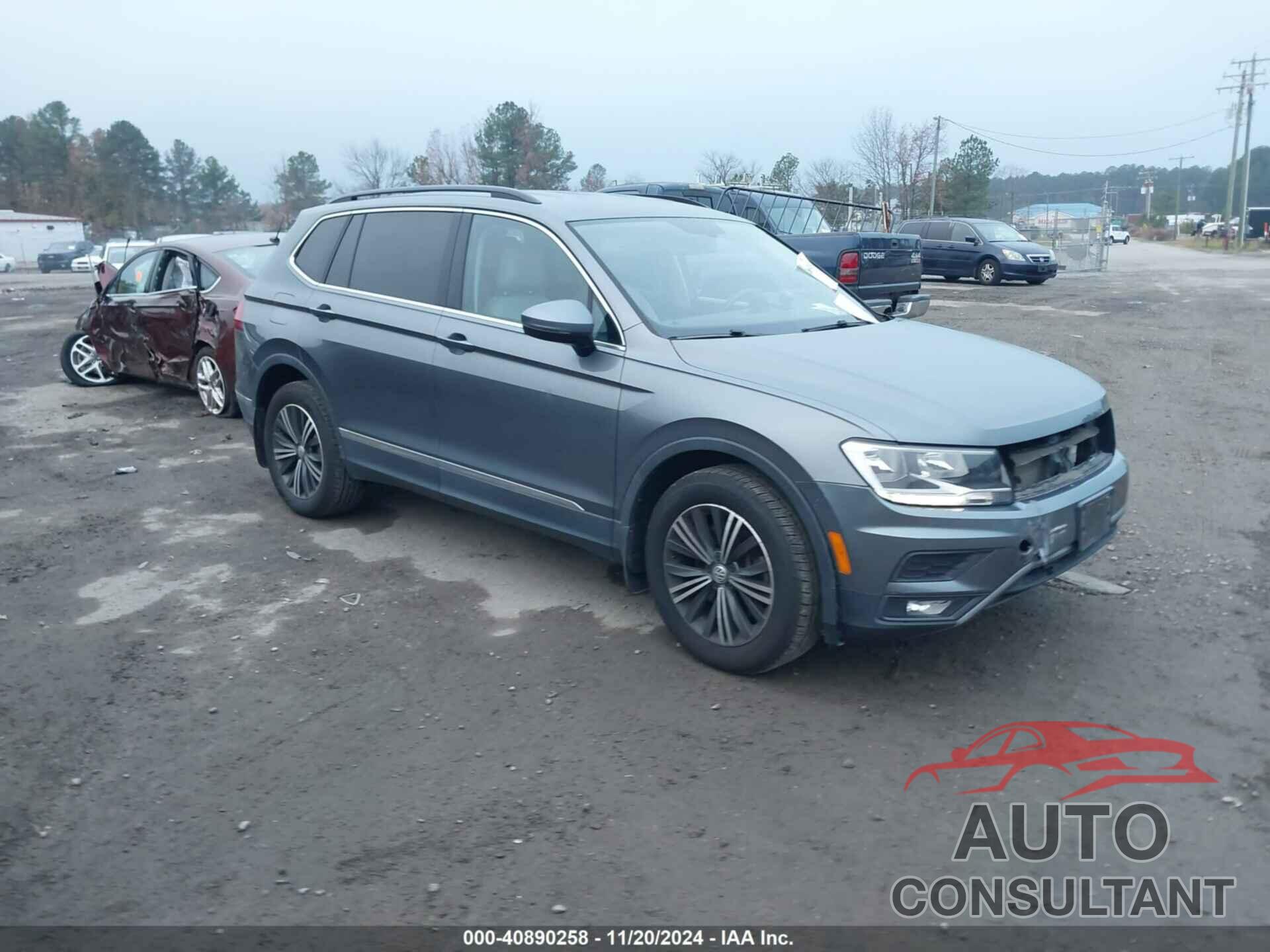 VOLKSWAGEN TIGUAN 2018 - 3VV2B7AX1JM037257