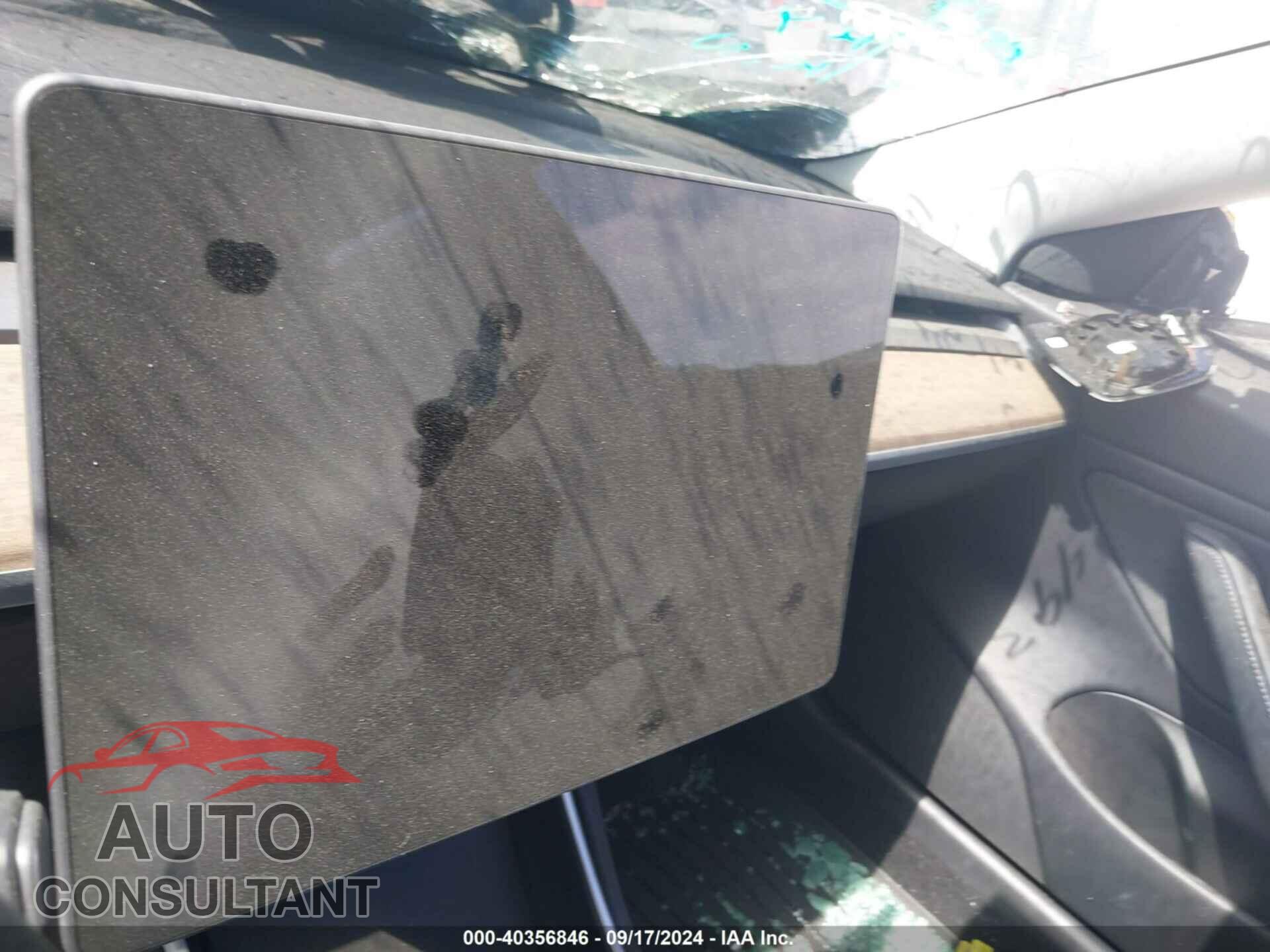 TESLA MODEL 3 2019 - 5YJ3E1EA6KF325780
