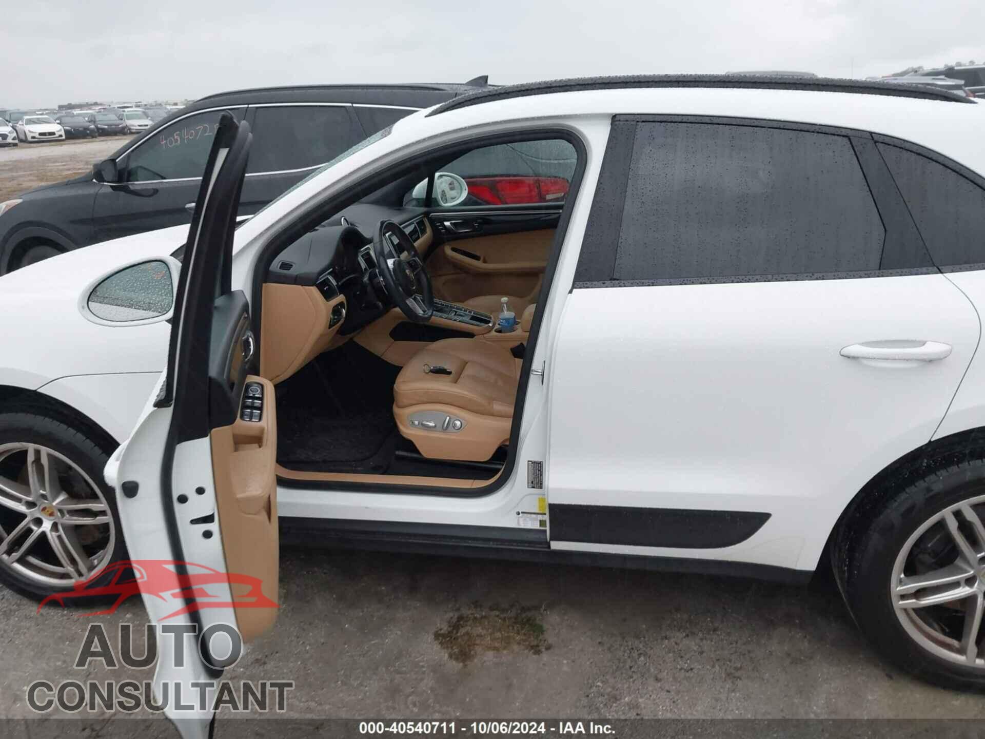 PORSCHE MACAN 2017 - WP1AA2A52HLB09432