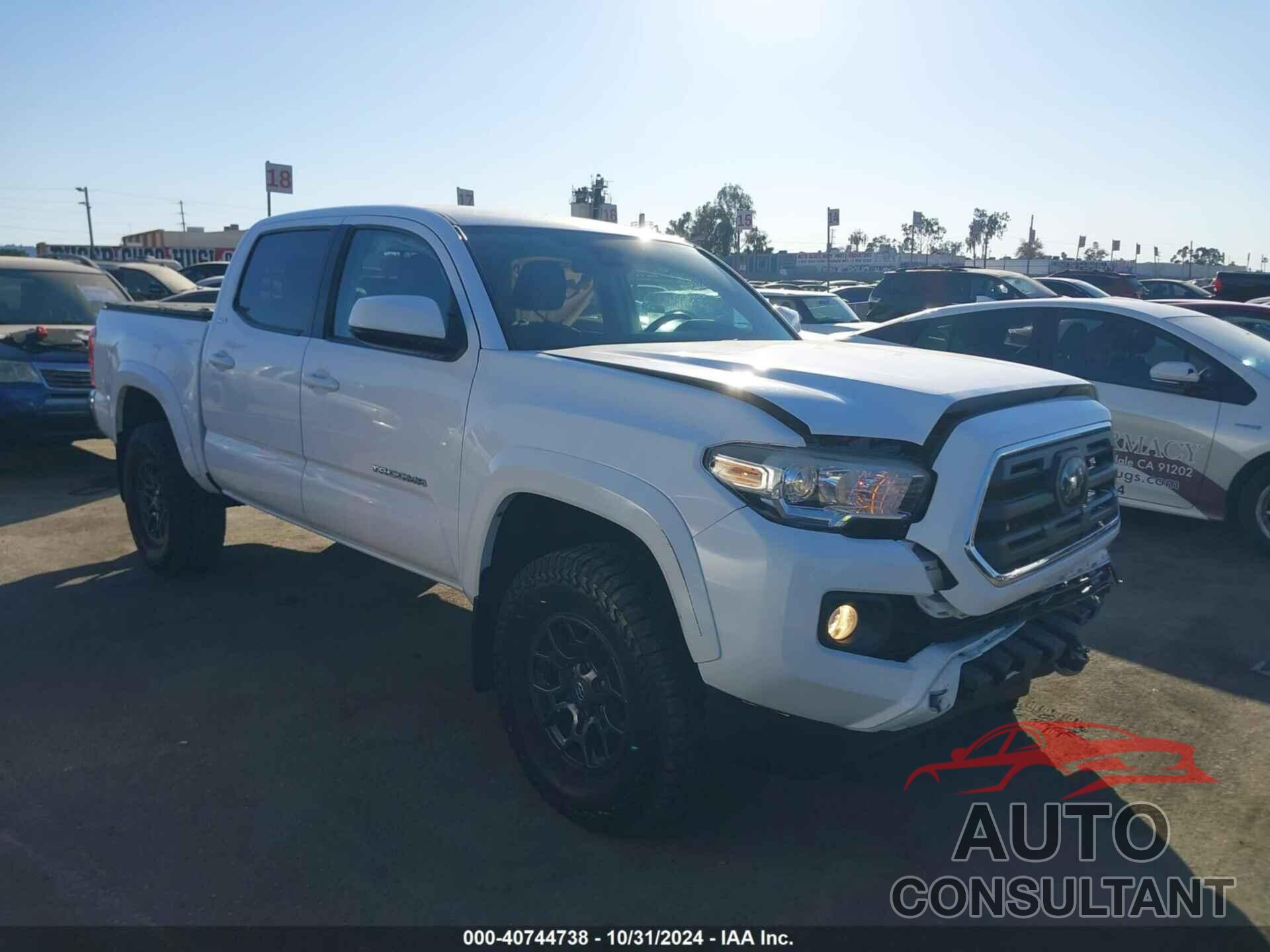 TOYOTA TACOMA 2018 - 5TFAZ5CN2JX059106
