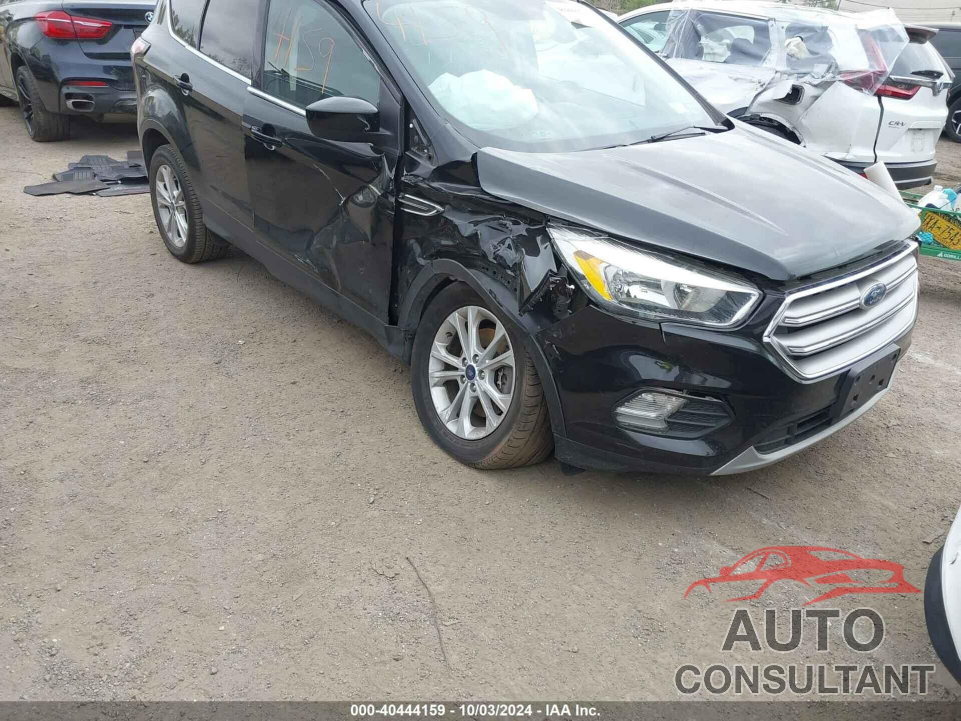 FORD ESCAPE 2017 - 1FMCU9GD0HUB55761
