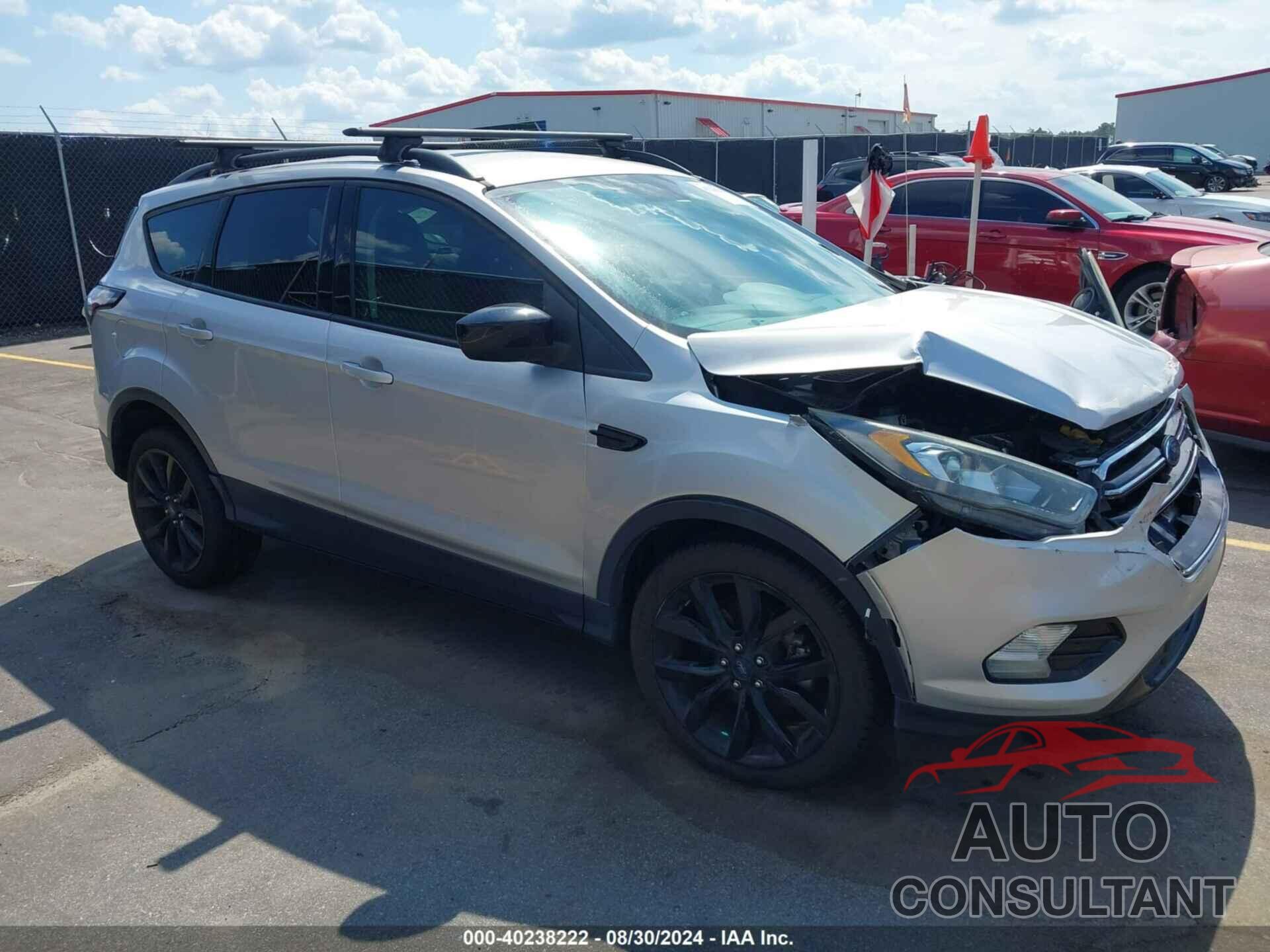 FORD ESCAPE 2017 - 1FMCU0GD2HUC18256