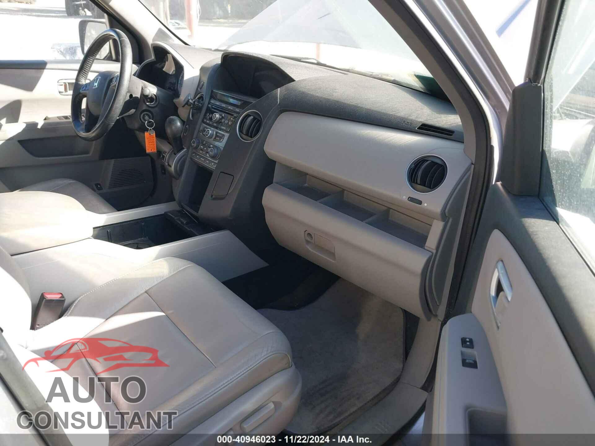 HONDA PILOT 2015 - 5FNYF4H52FB045184