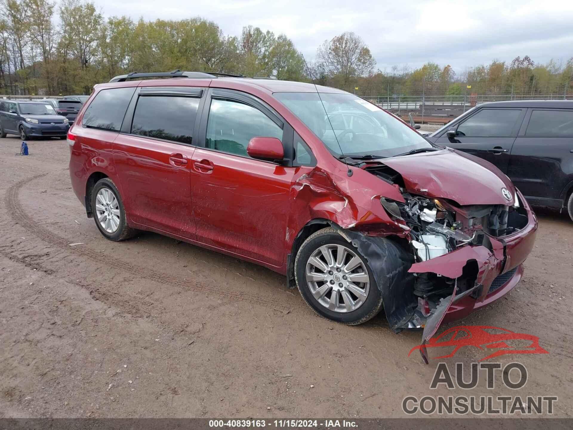 TOYOTA SIENNA 2013 - 5TDJK3DC4DS052206