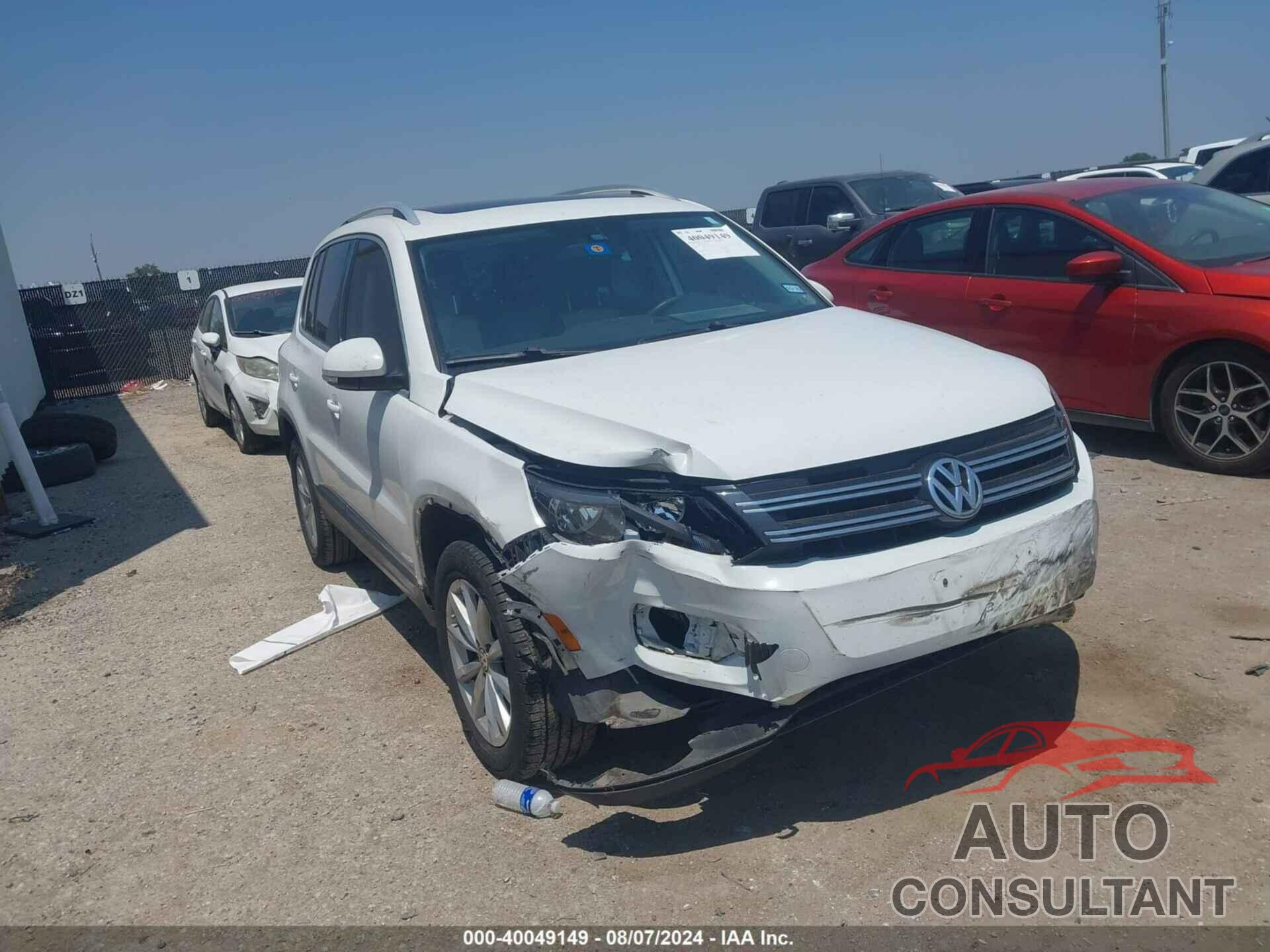 VOLKSWAGEN TIGUAN 2017 - WVGRV7AX4HK006120