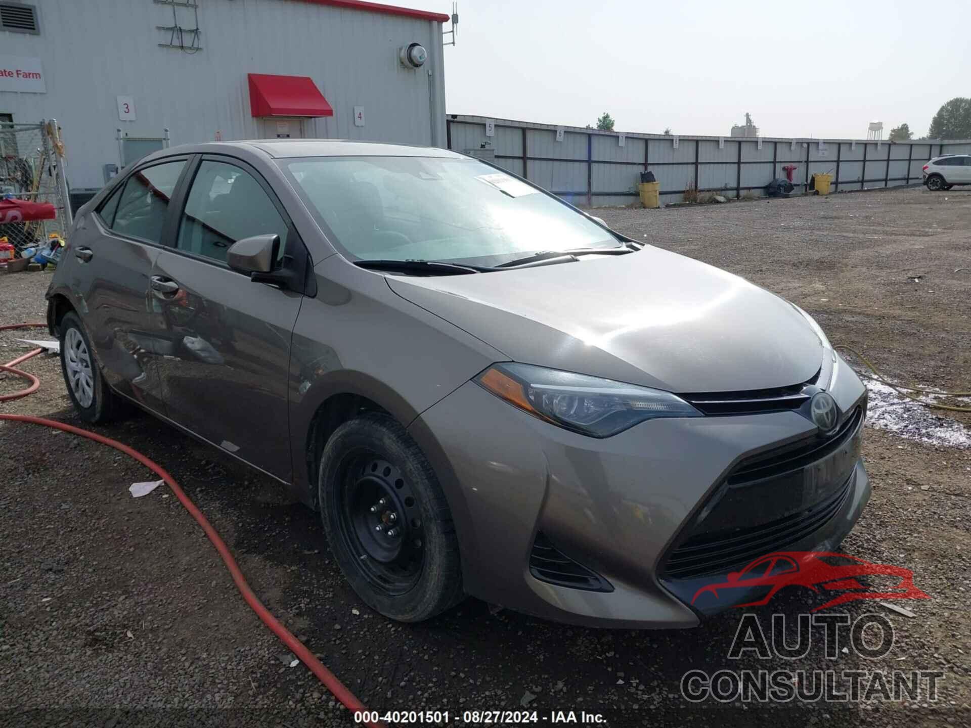 TOYOTA COROLLA 2018 - 2T1BURHE5JC018180
