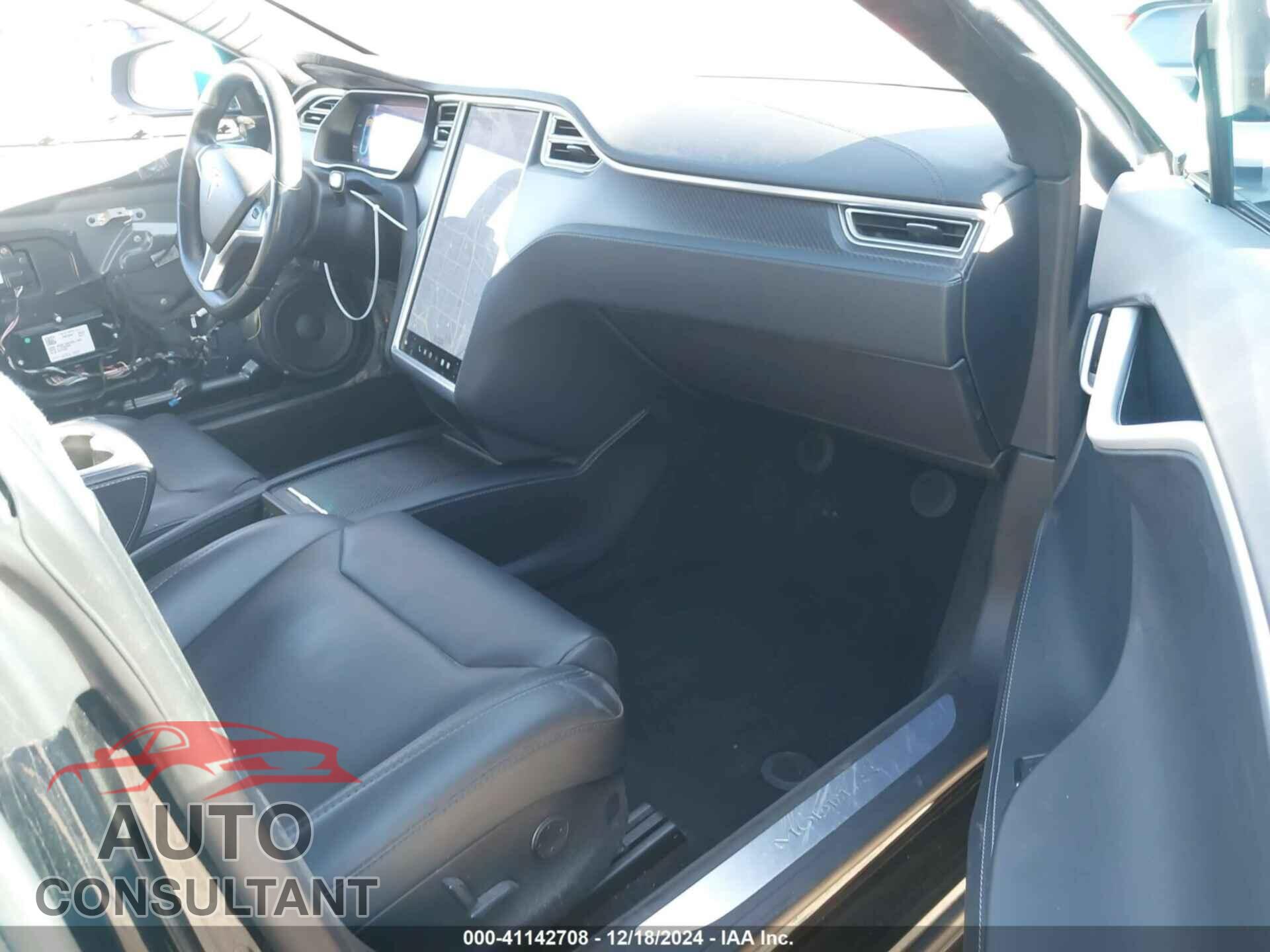 TESLA MODEL S 2017 - 5YJSA1E44HF233321