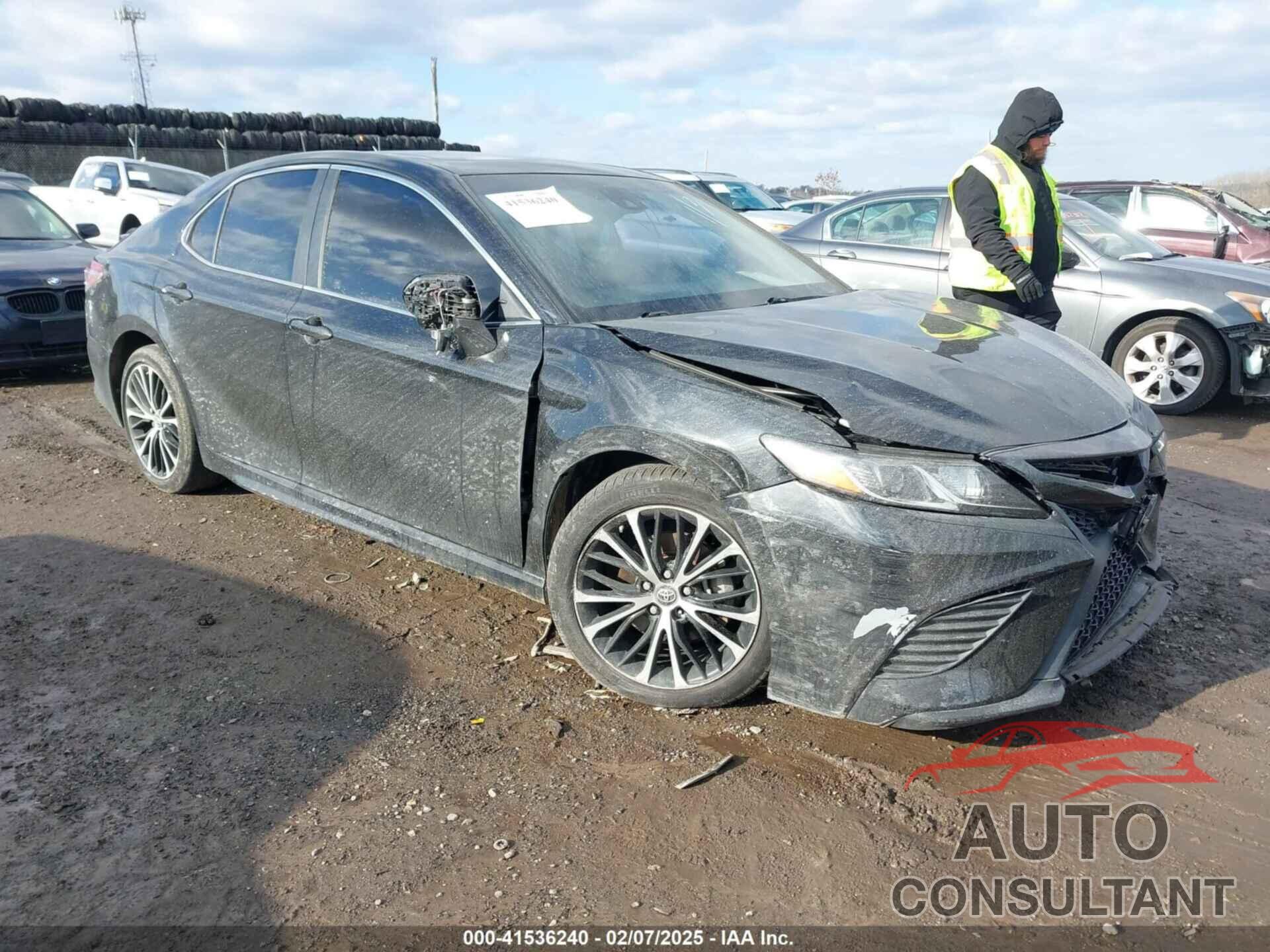 TOYOTA CAMRY 2018 - 4T1B11HK5JU649736