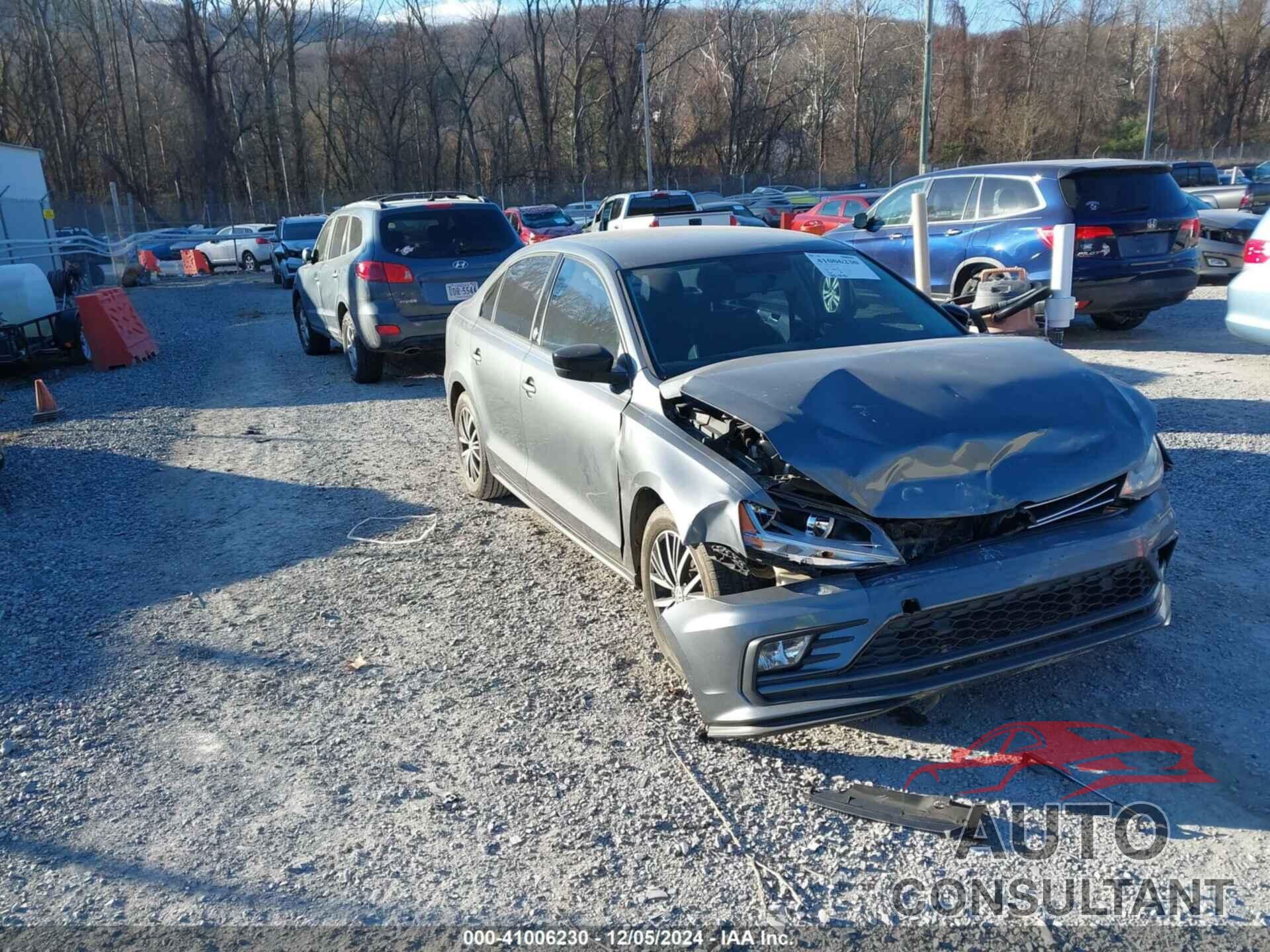 VOLKSWAGEN JETTA 2018 - 3VWDB7AJ9JM204819