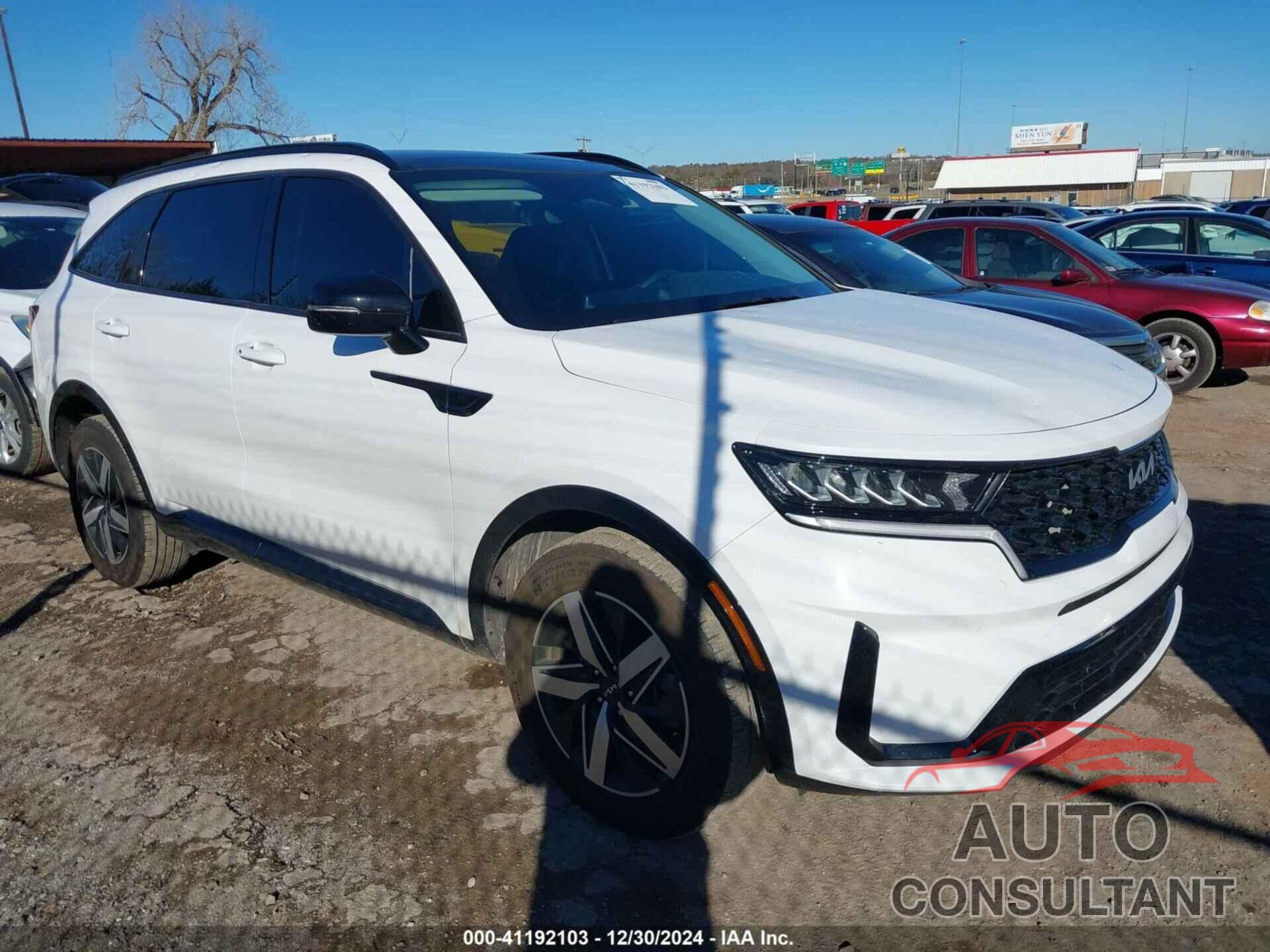 KIA SORENTO 2023 - 5XYRL4LC9PG215568