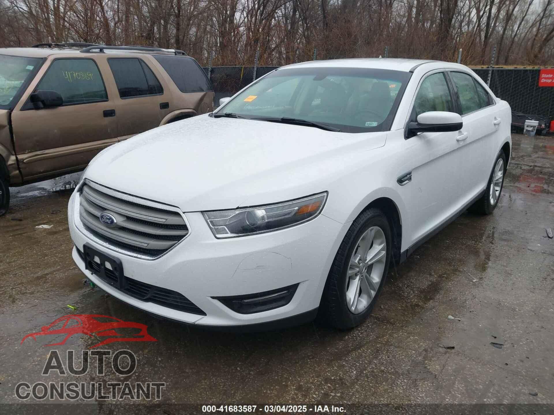 FORD TAURUS 2017 - 1FAHP2E88HG120128
