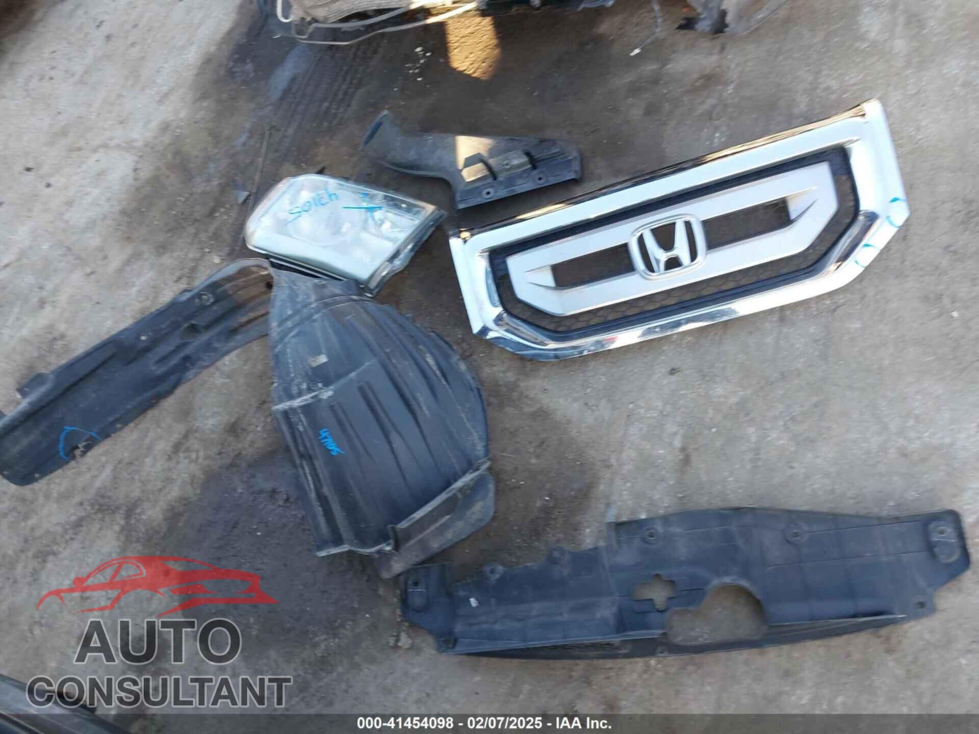 HONDA PILOT 2011 - 5FNYF4H45BB093957