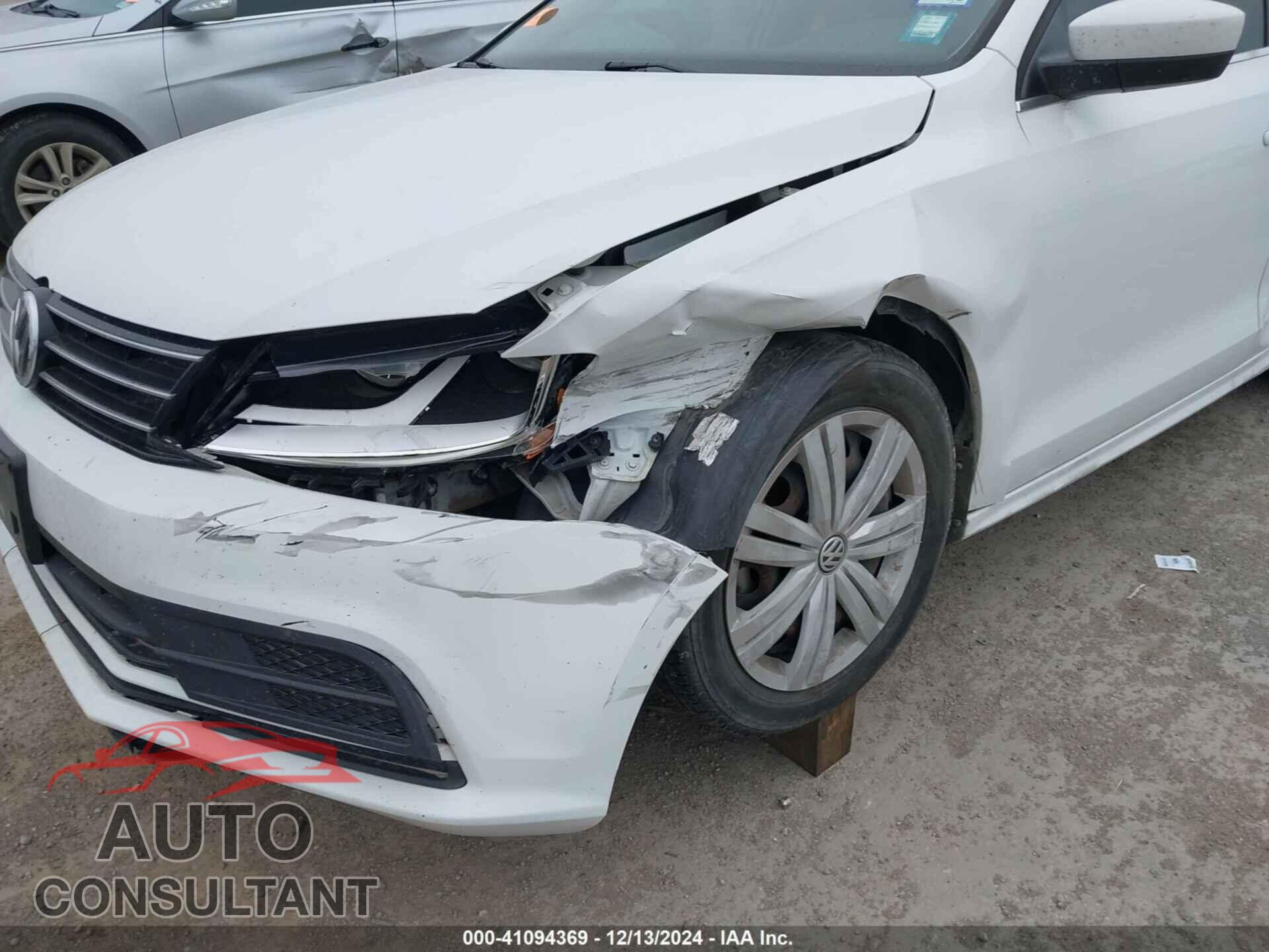 VOLKSWAGEN JETTA 2017 - 3VW2B7AJXHM350938