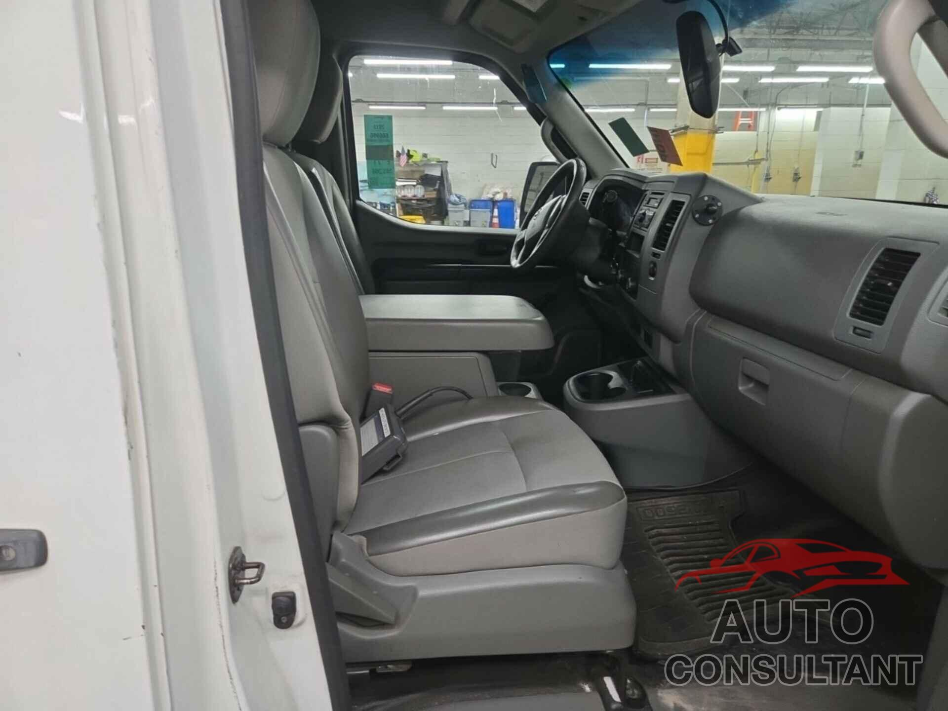 NISSAN NV CARGO NV3500 HD 2013 - 1N6AF0LX2DN102403