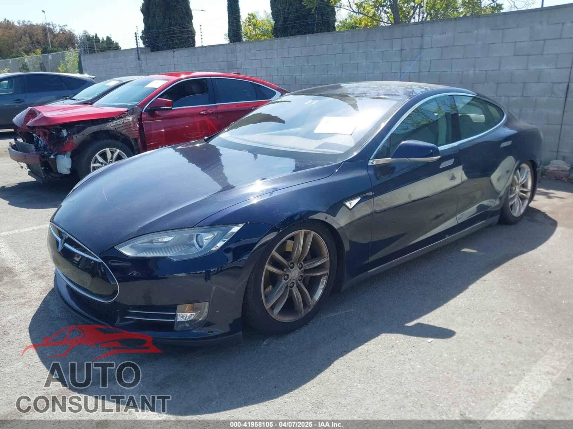 TESLA MODEL S 2013 - 5YJSA1CNXDFP06077