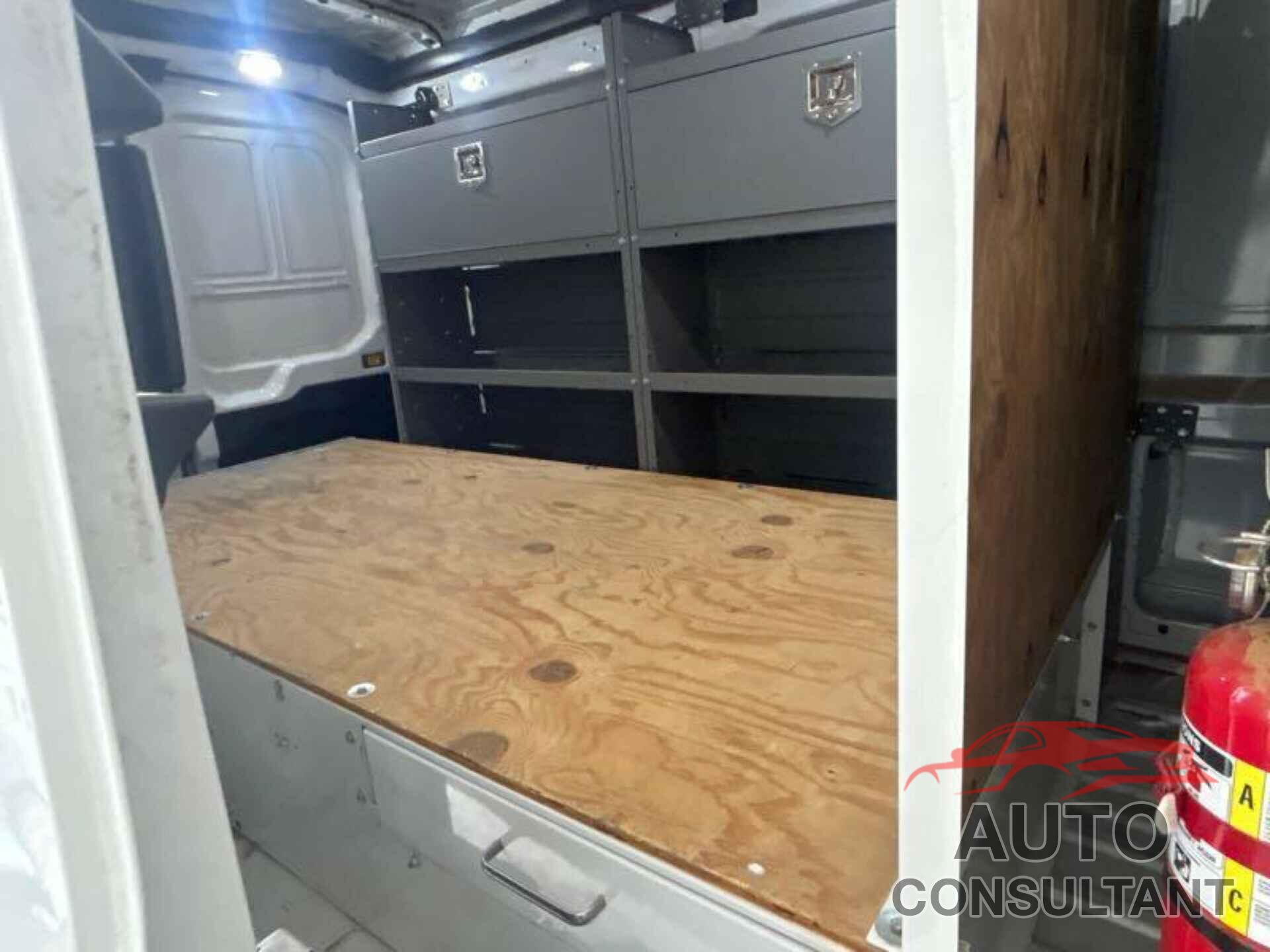 FORD TRANSIT 2018 - 1FTYR1CM2JKB15606