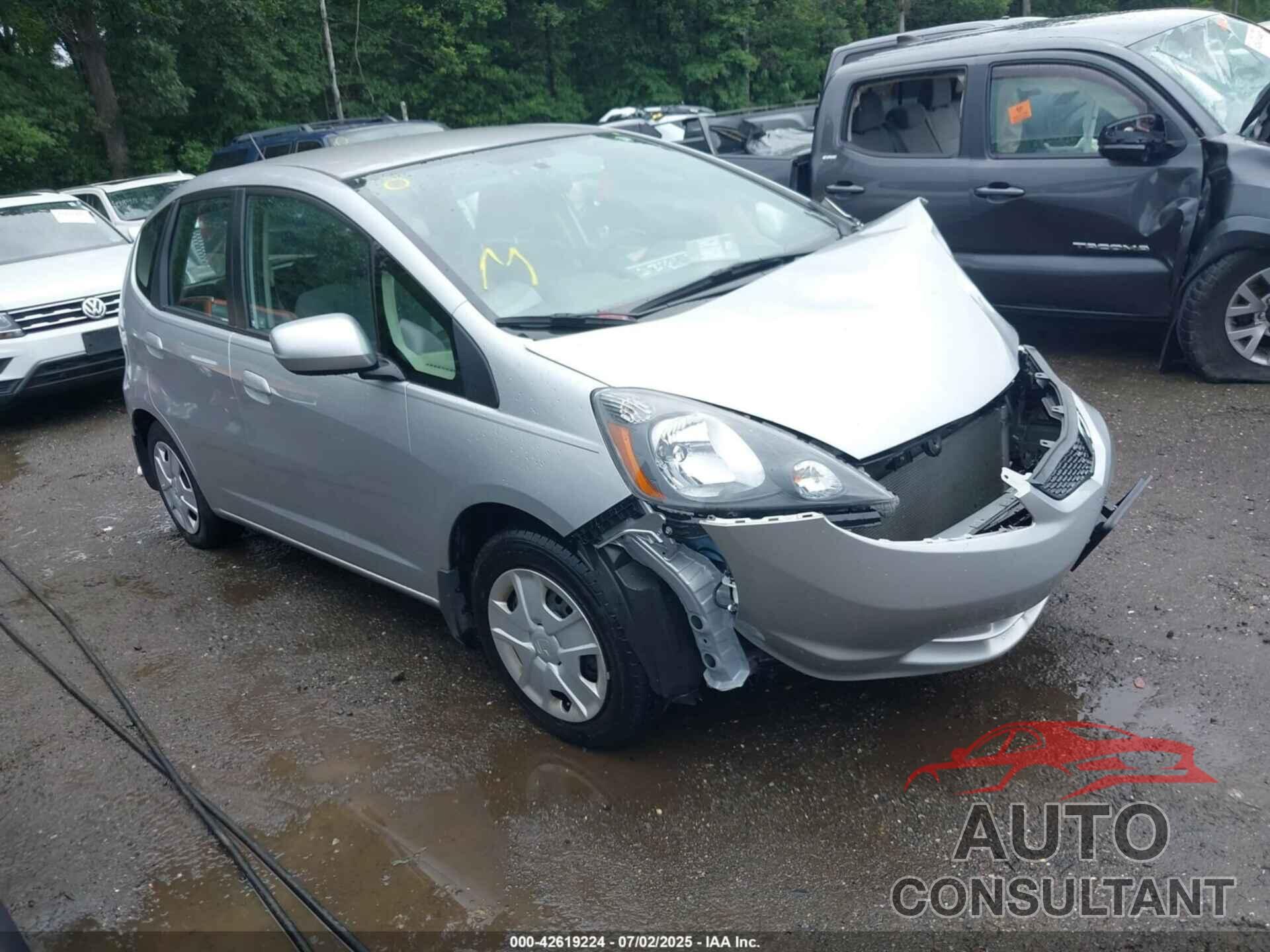 HONDA FIT 2013 - JHMGE8G38DC007960