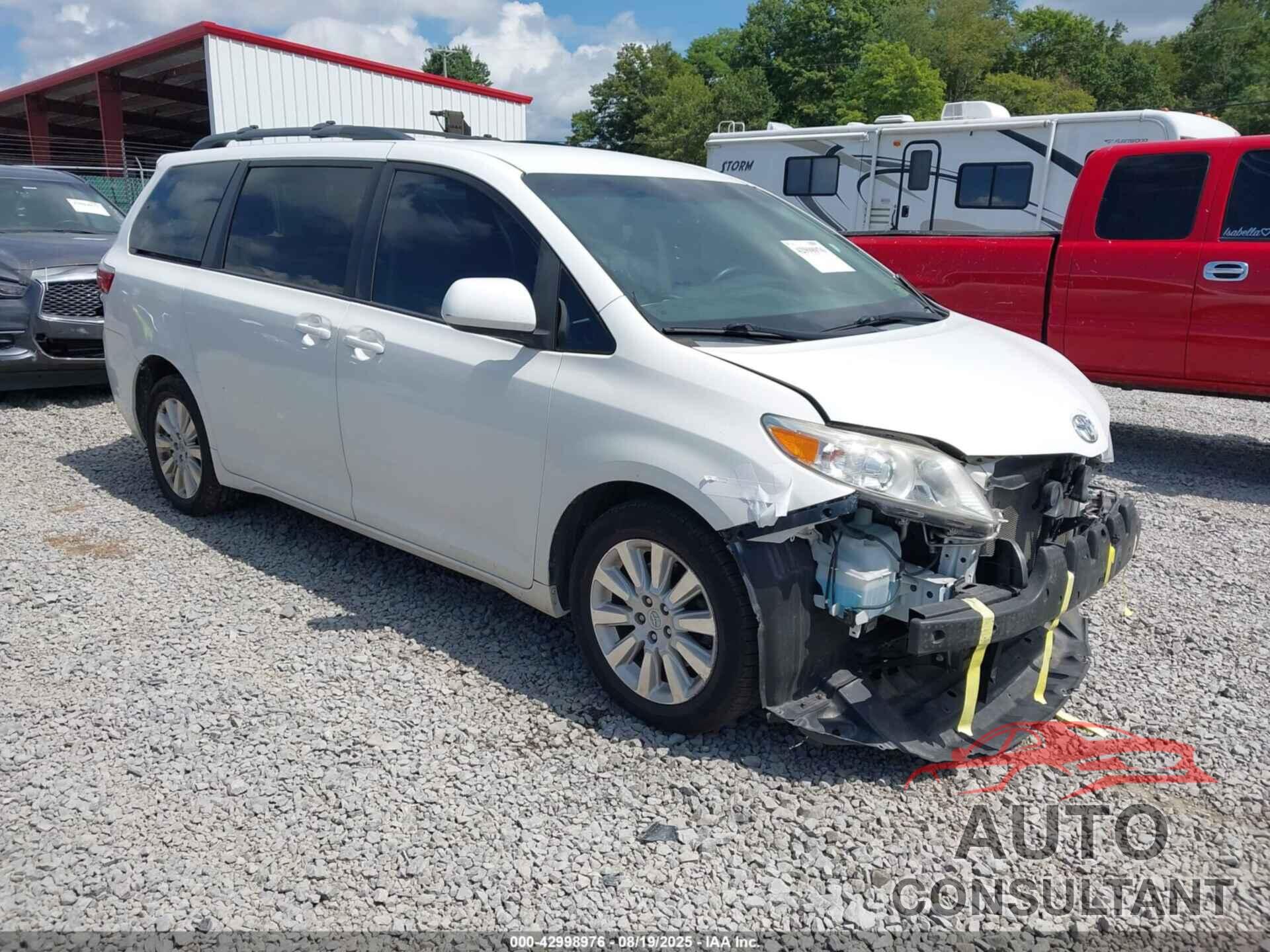 TOYOTA SIENNA 2015 - 5TDJK3DC7FS125121