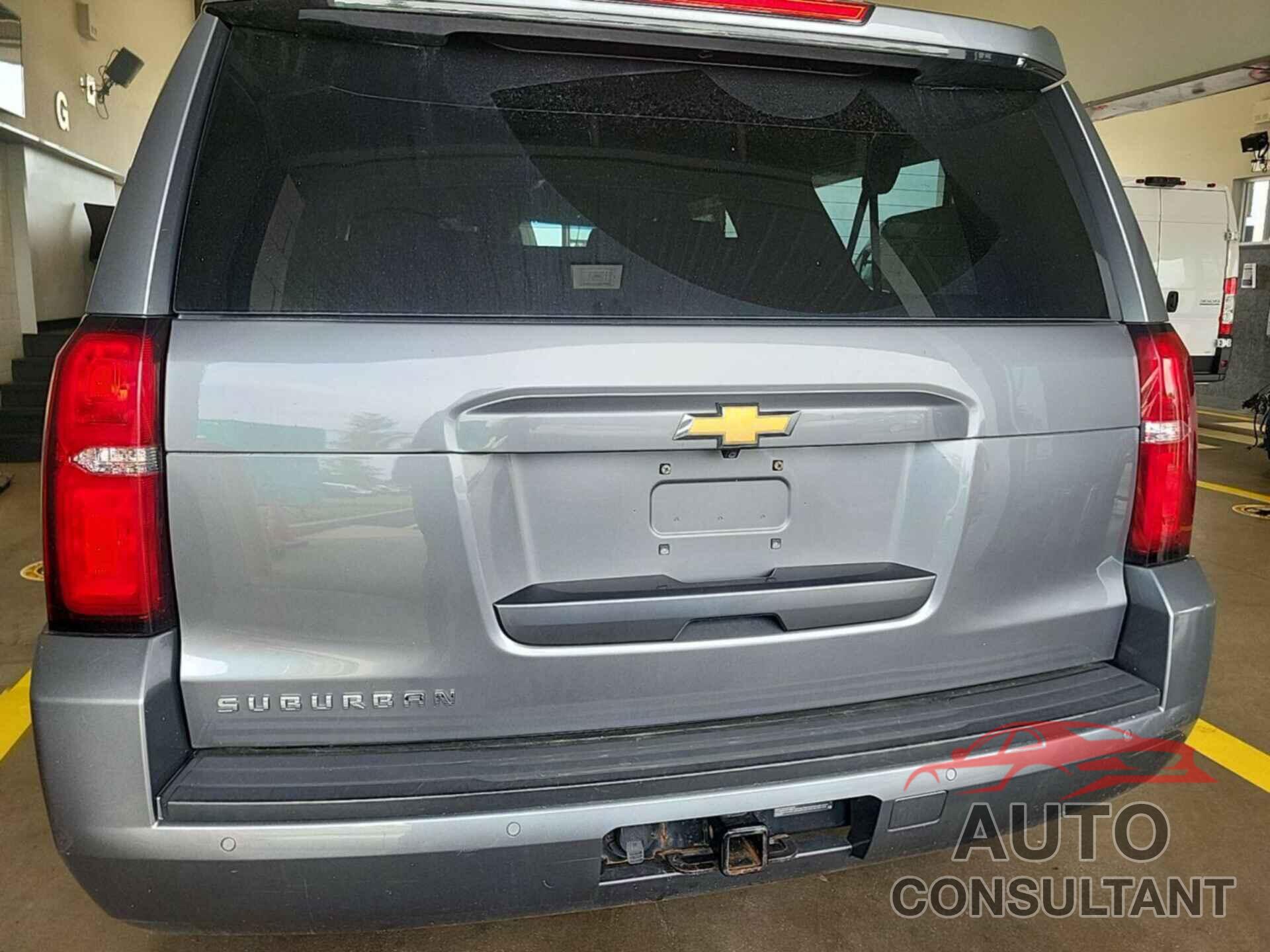 CHEVROLET SUBURBAN 2018 - 1GNSKKEC2JR217684