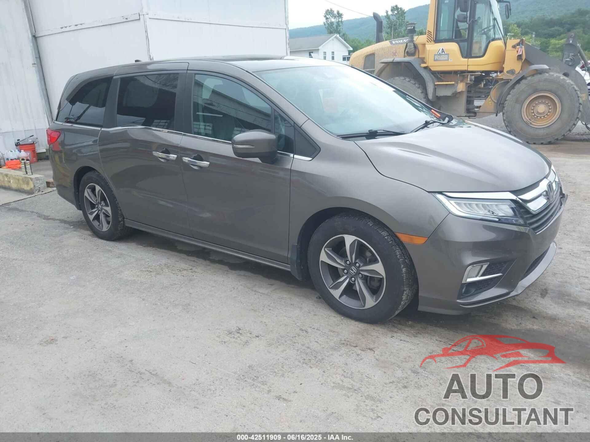 HONDA ODYSSEY 2018 - 5FNRL6H89JB057148