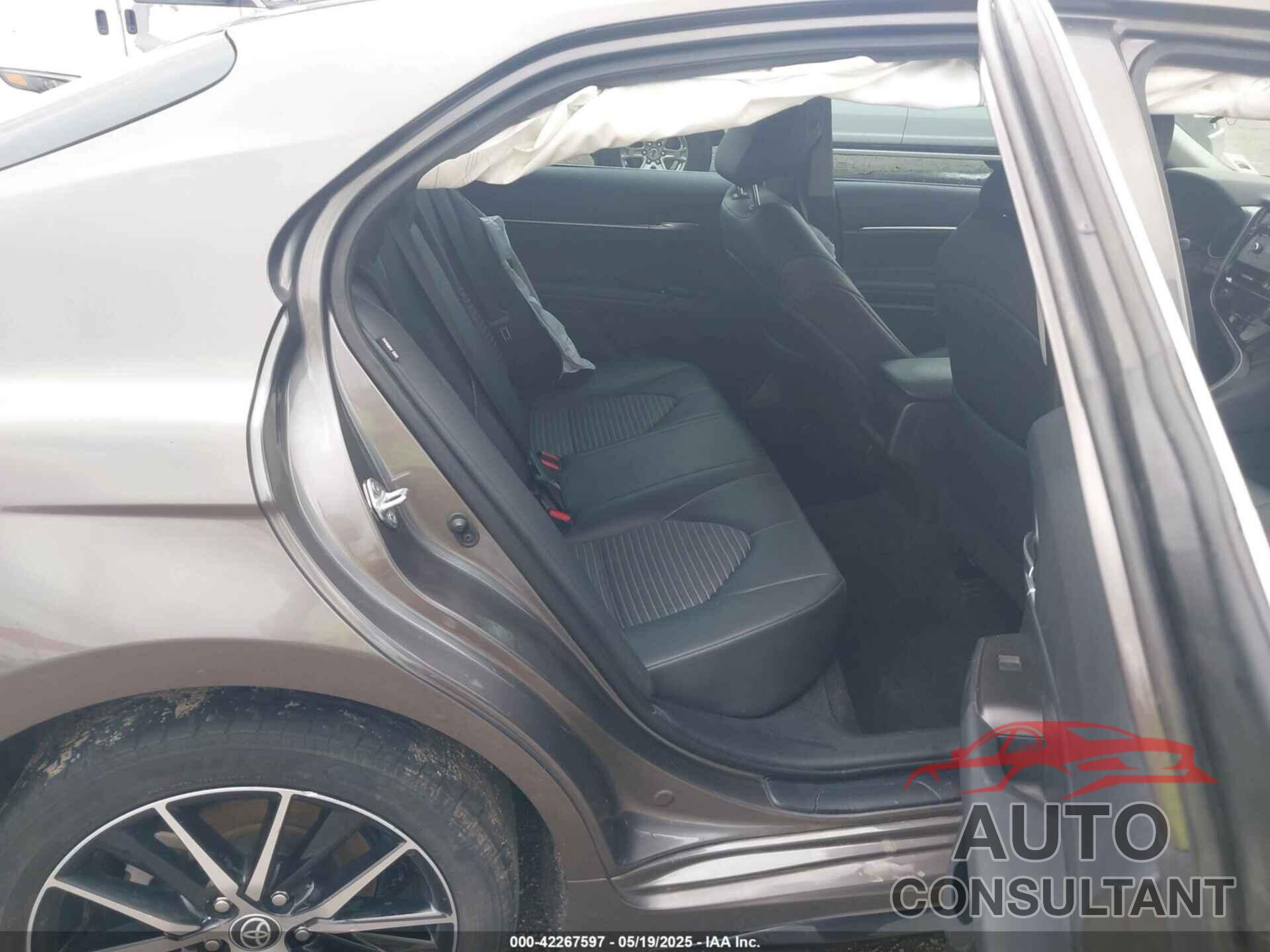TOYOTA CAMRY 2023 - 4T1G11AK8PU798523