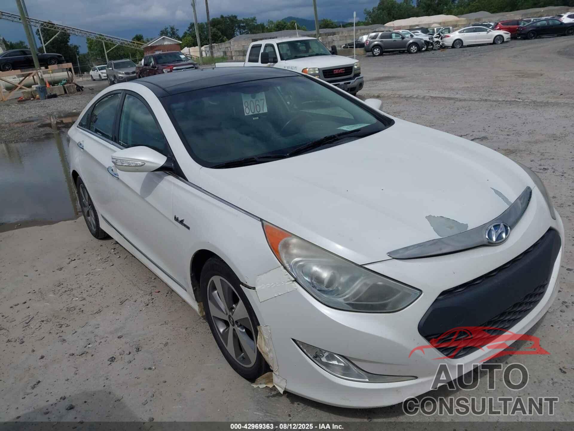 HYUNDAI SONATA HYBRID 2011 - KMHEC4A49BA007351
