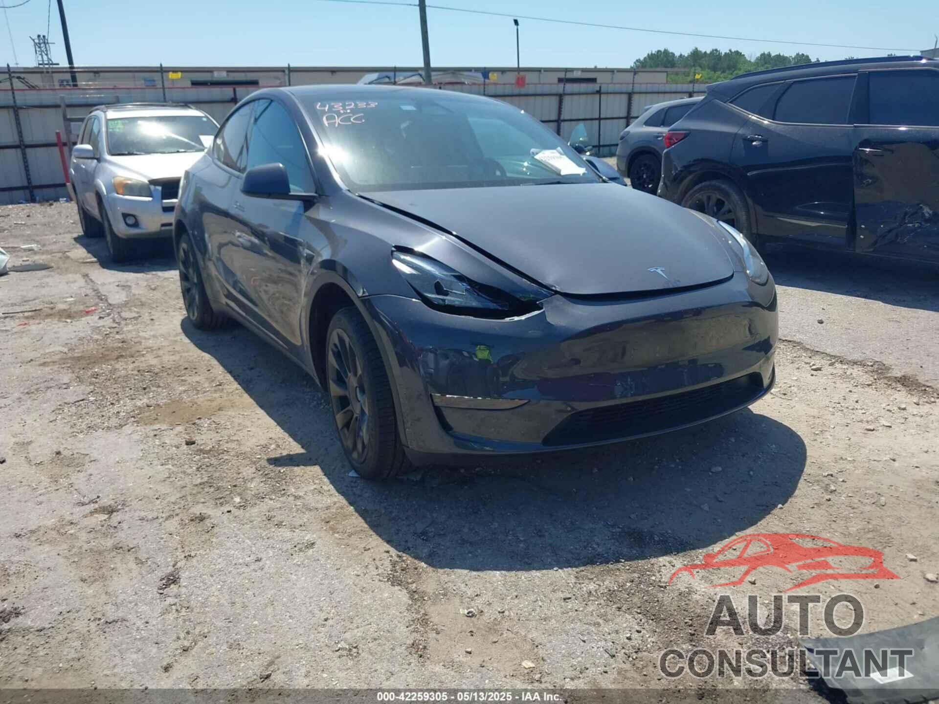 TESLA MODEL Y 2025 - 7SAYGDED1SA357841