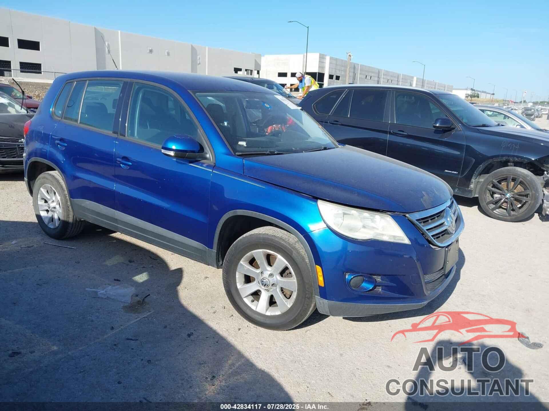 VOLKSWAGEN TIGUAN 2010 - WVGAV7AX6AW003442