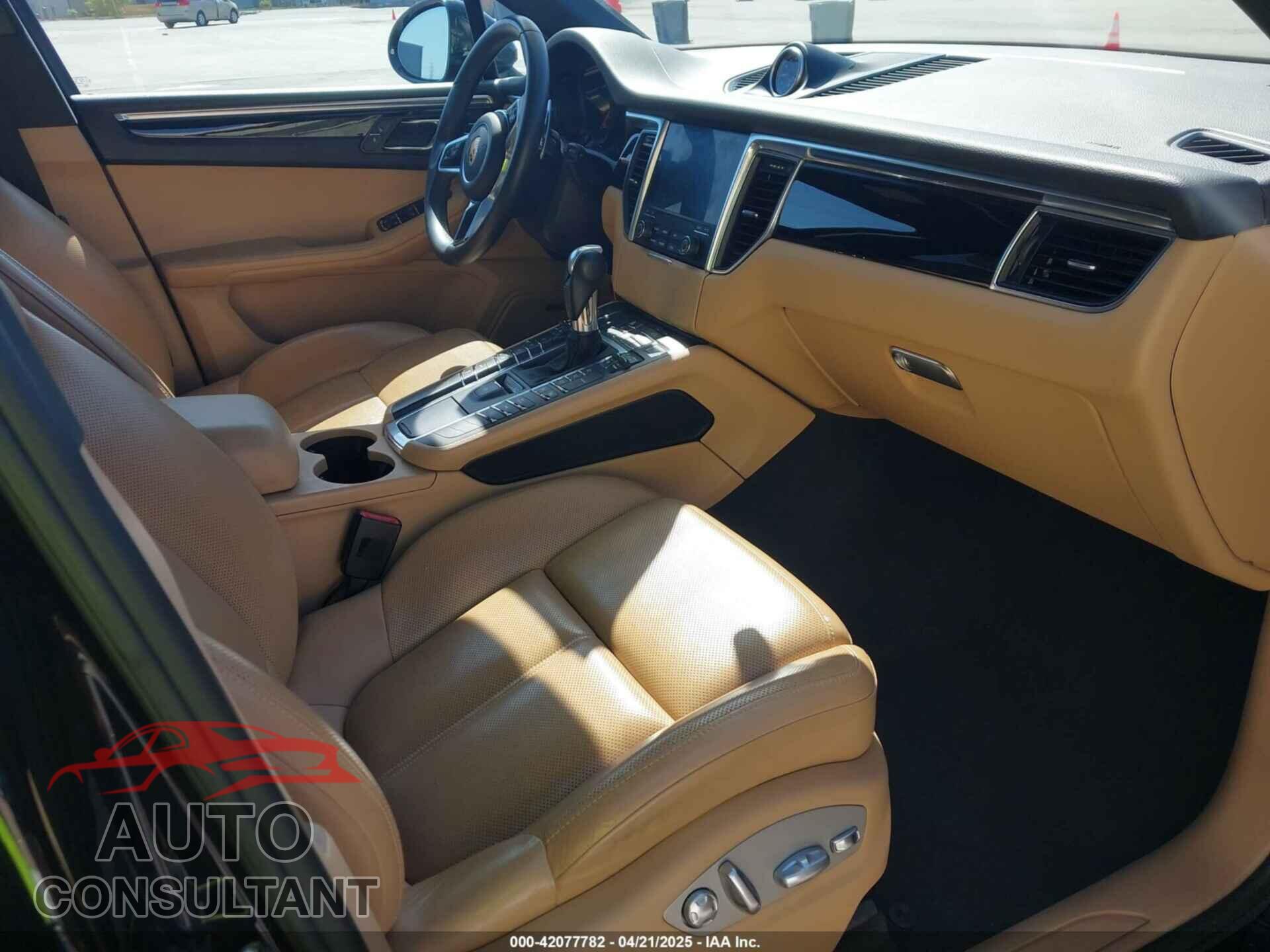 PORSCHE MACAN 2017 - WP1AA2A59HLB83303