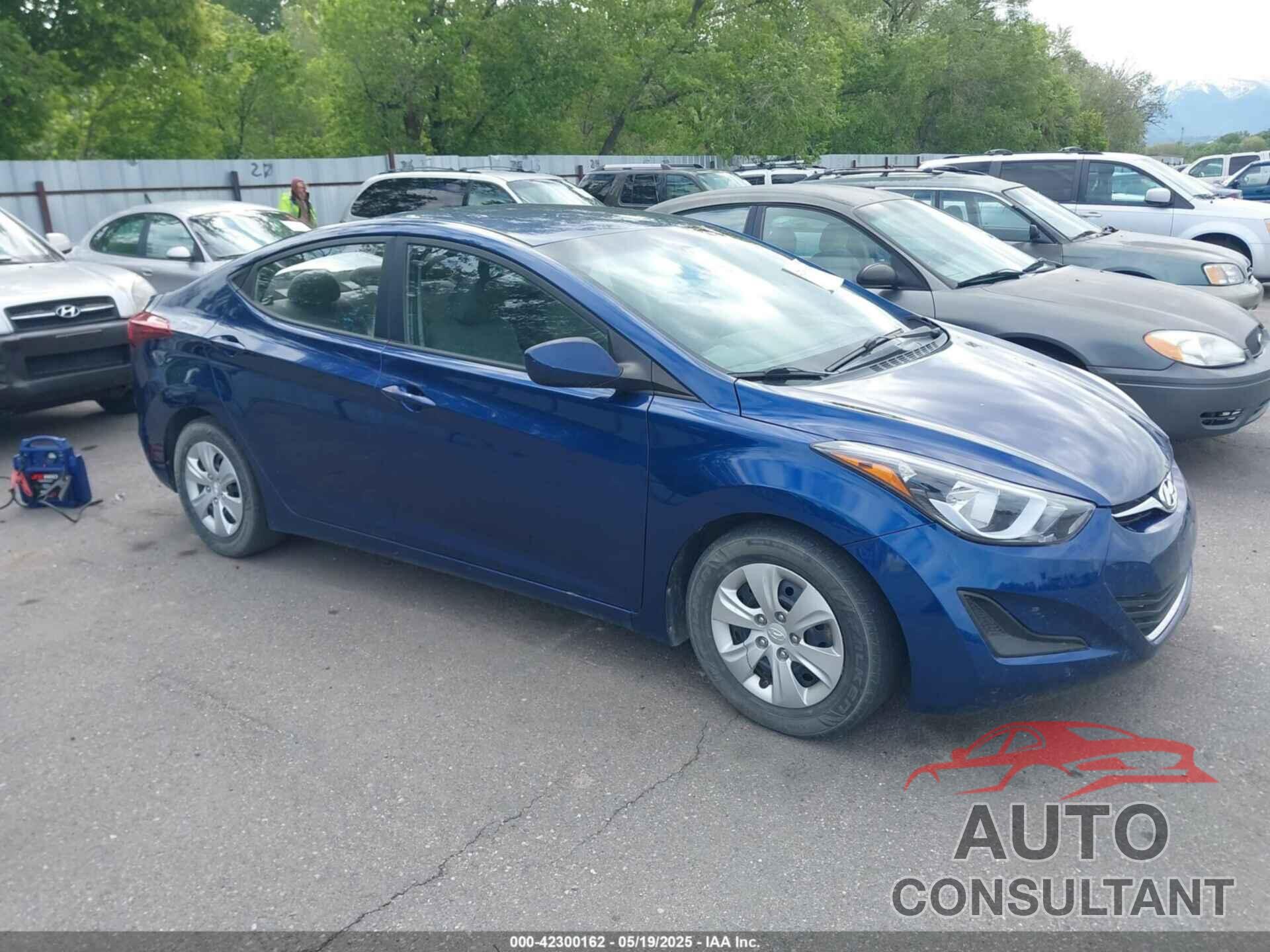 HYUNDAI ELANTRA 2016 - 5NPDH4AE4GH702119