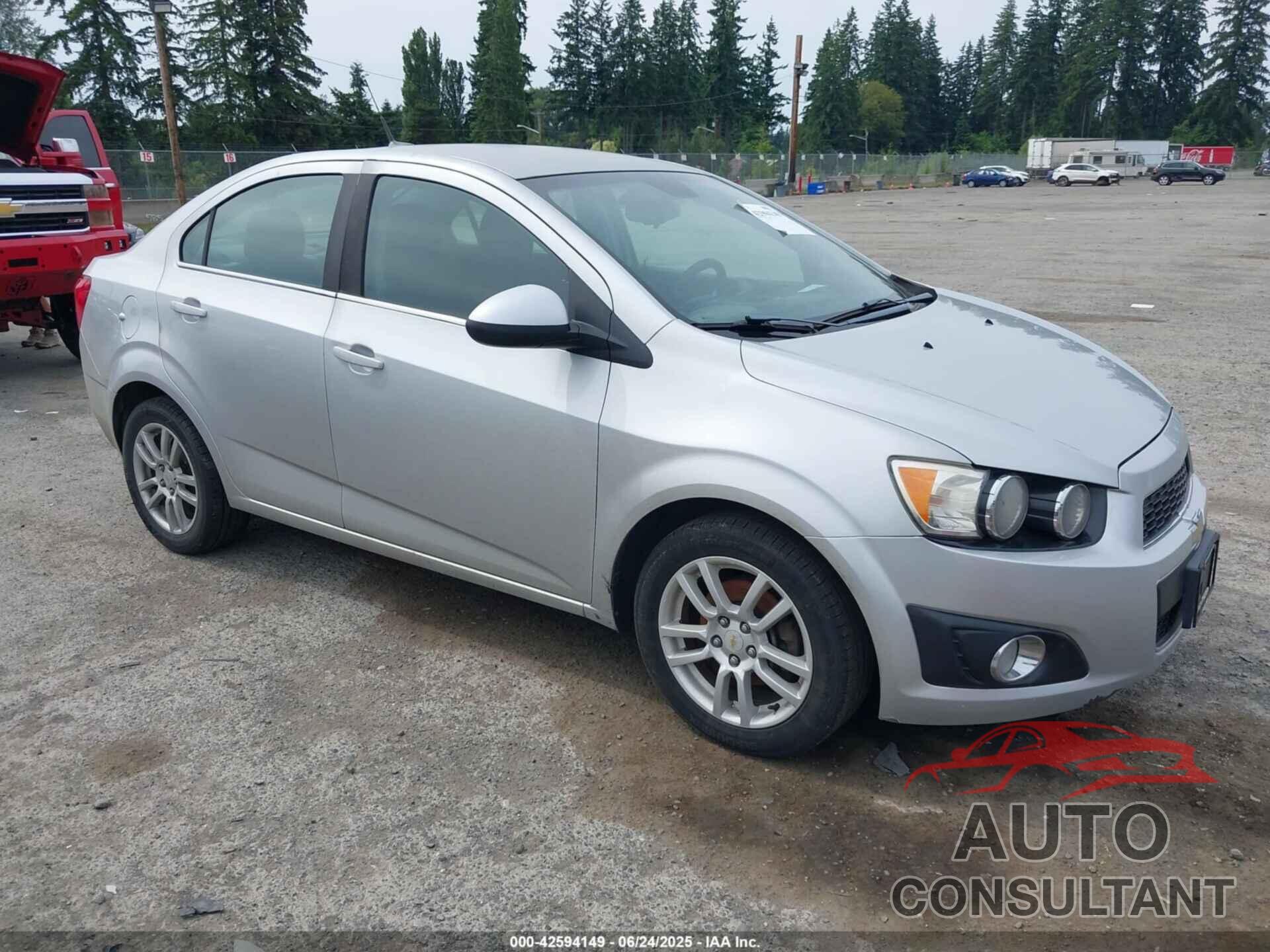 CHEVROLET SONIC 2012 - 1G1JC5SH2C4107858